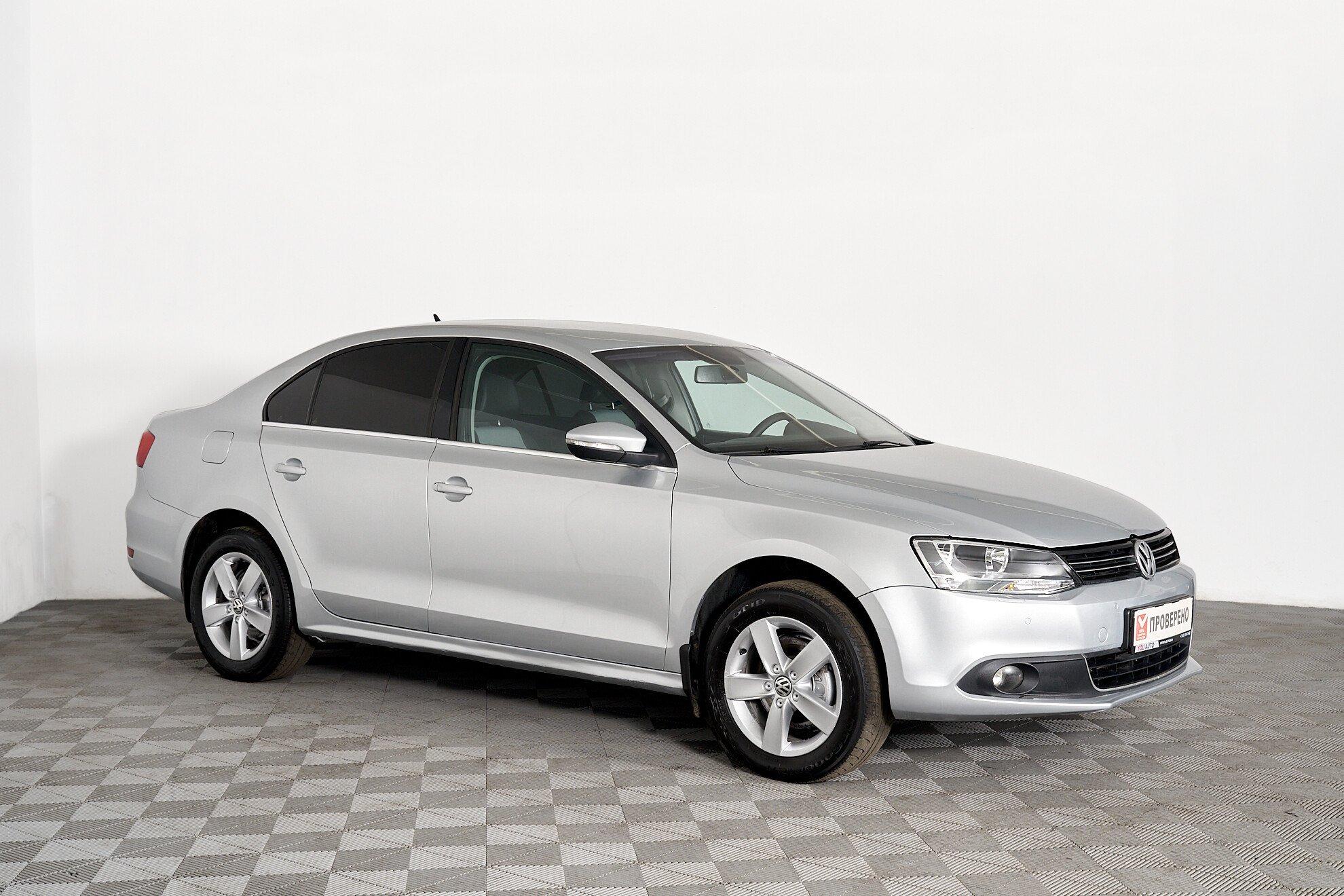 Volkswagen Jetta 2011, серебряный