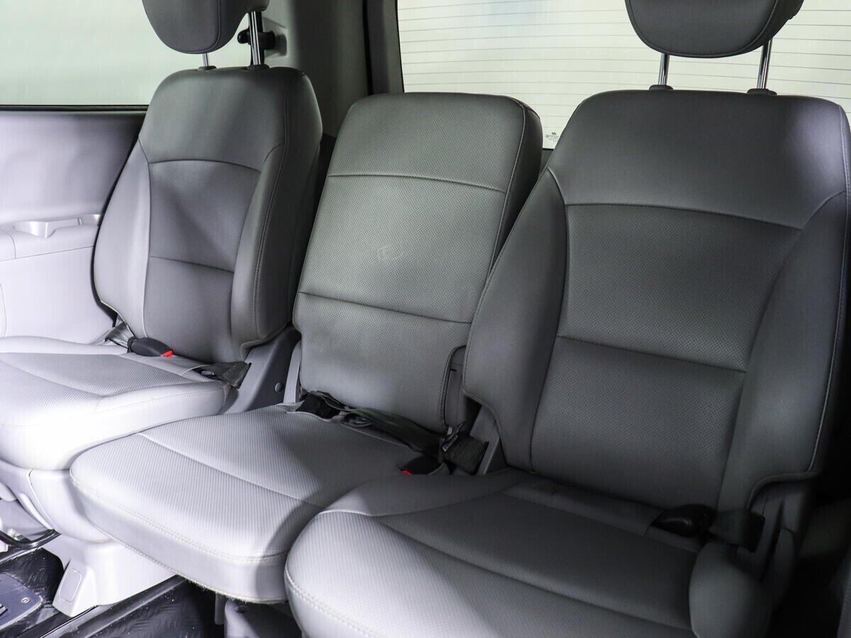 Hyundai Grand Starex 2020, серый