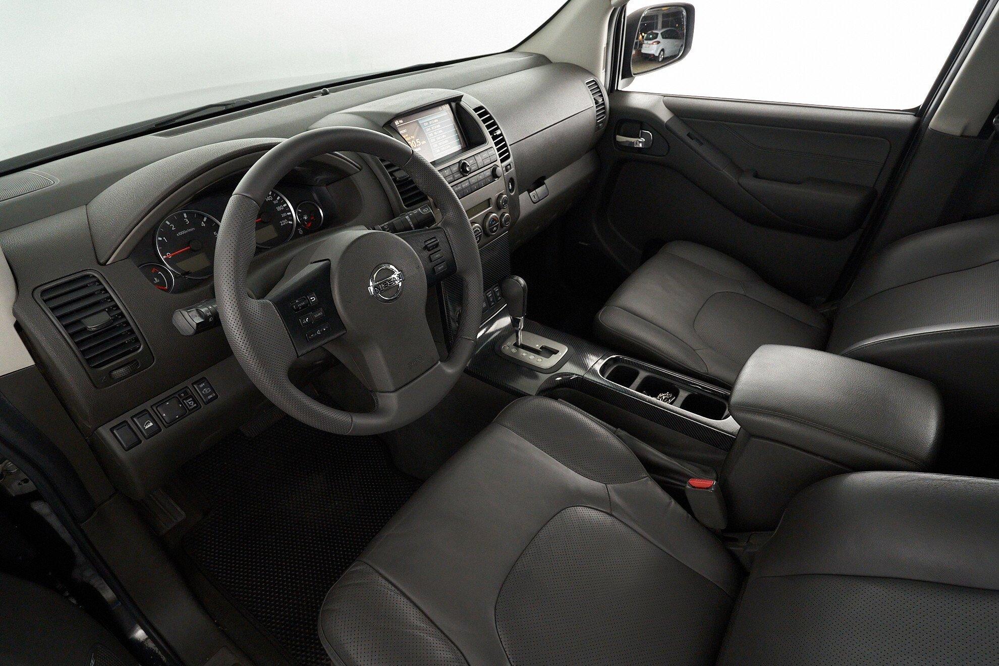 Nissan Pathfinder 2008, черный