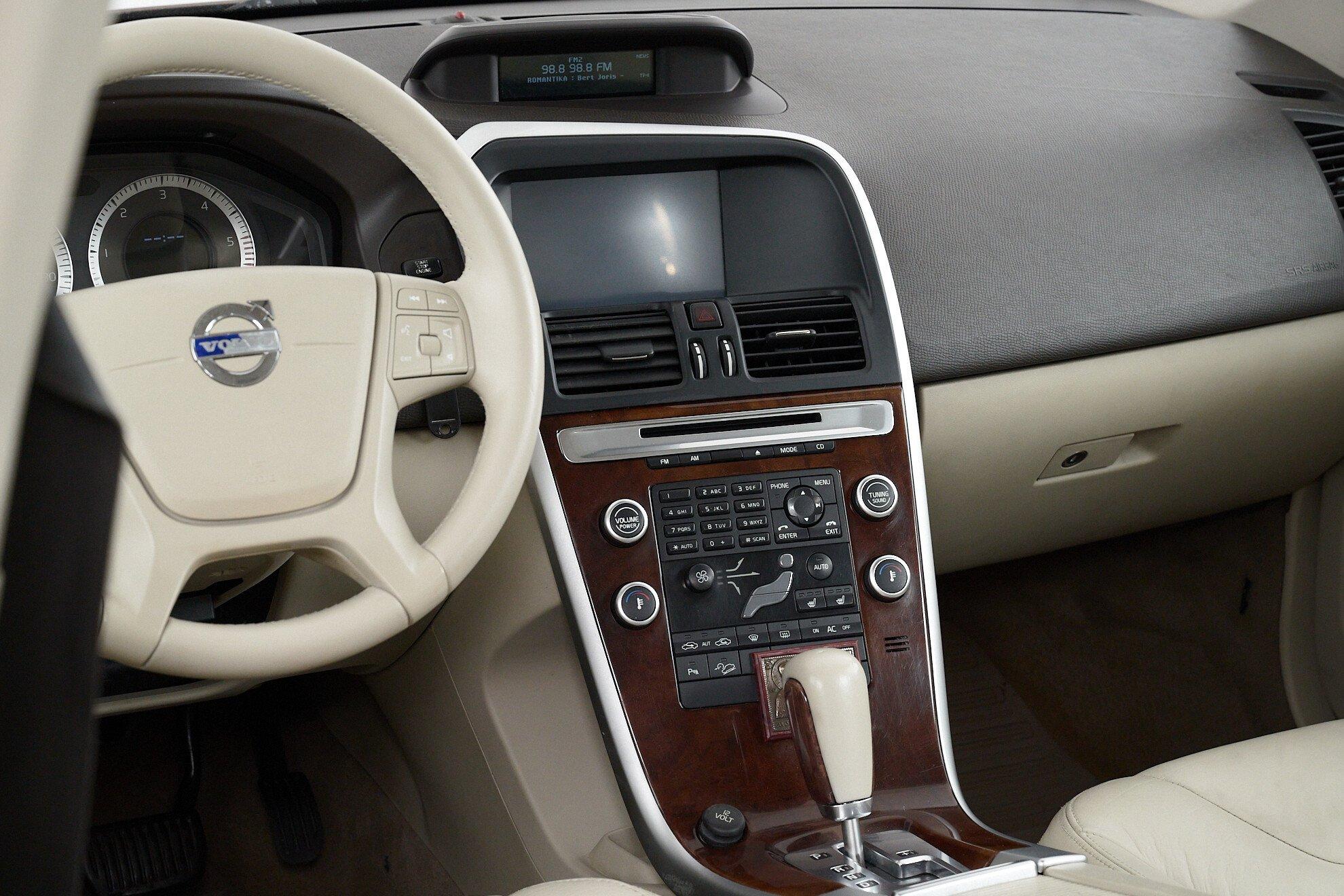 Volvo XC60 2010, коричневый