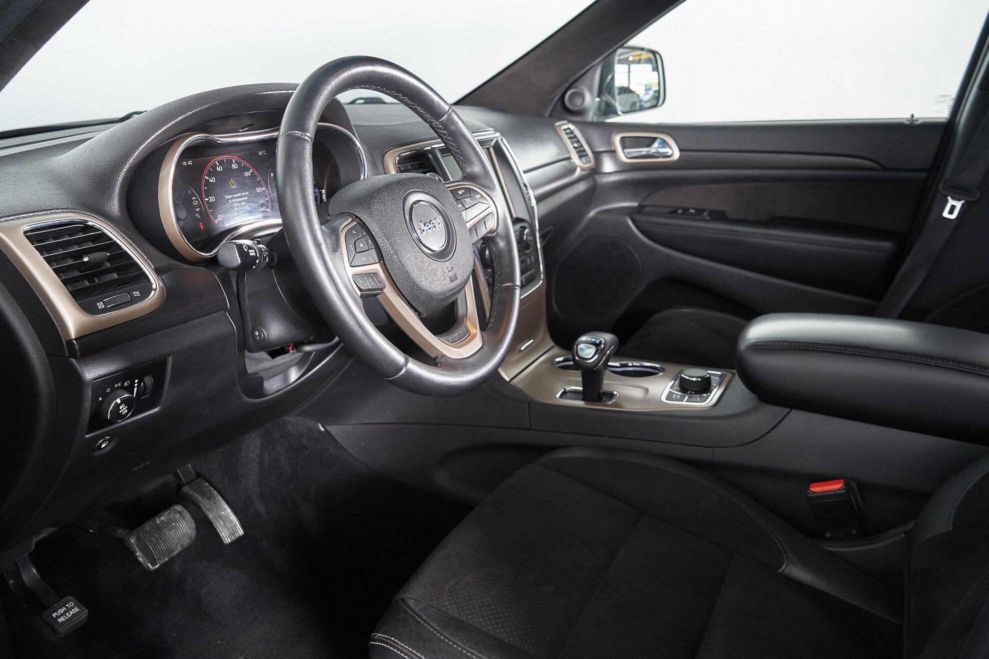 Jeep Grand Cherokee 2014, черный