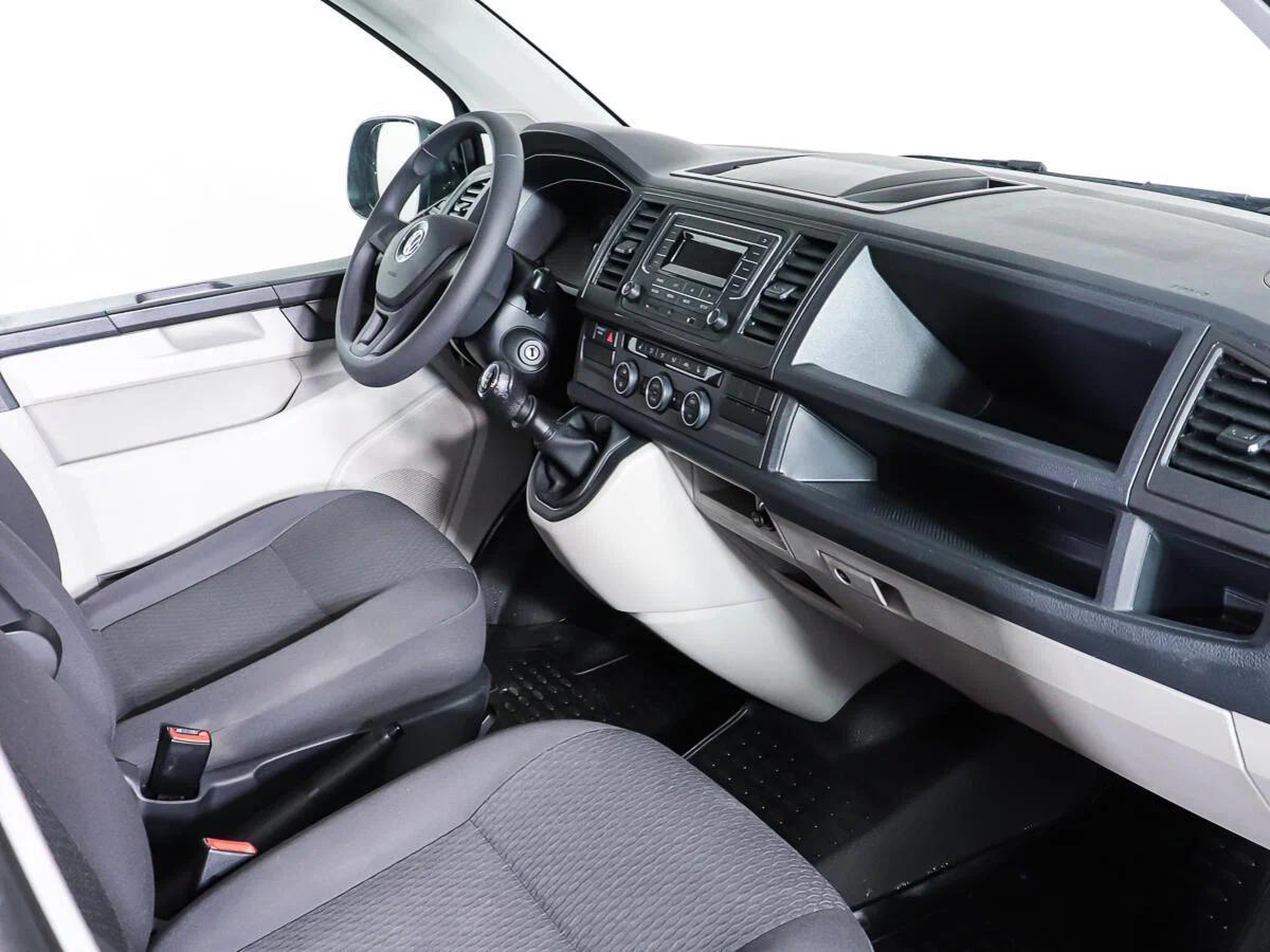 Volkswagen Caravelle 2018, черный