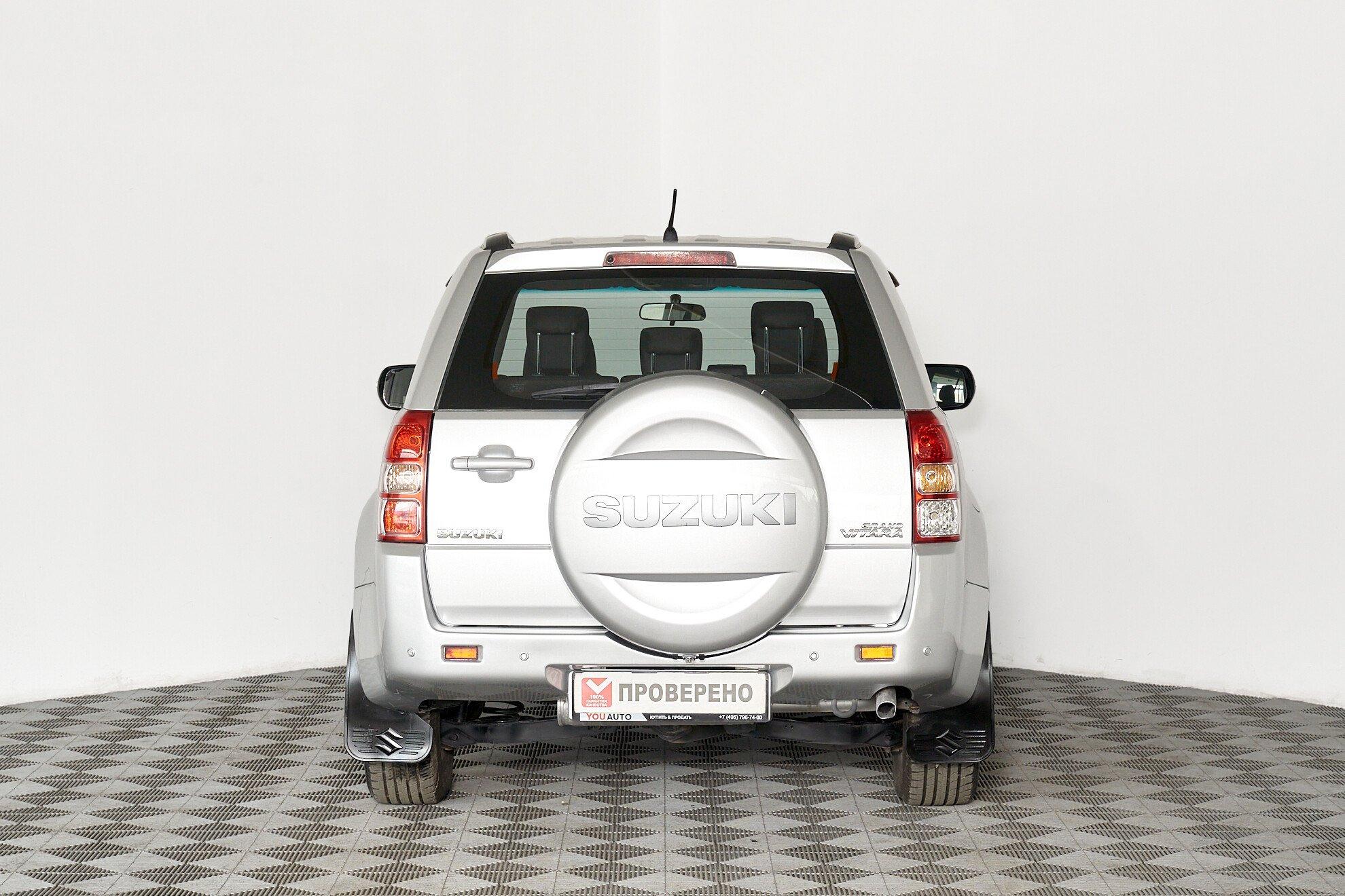 Suzuki Grand Vitara 2011, серебряный