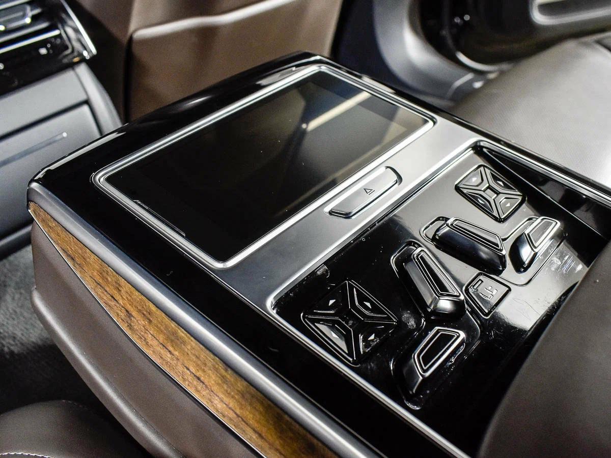 Audi A8 2018, черный