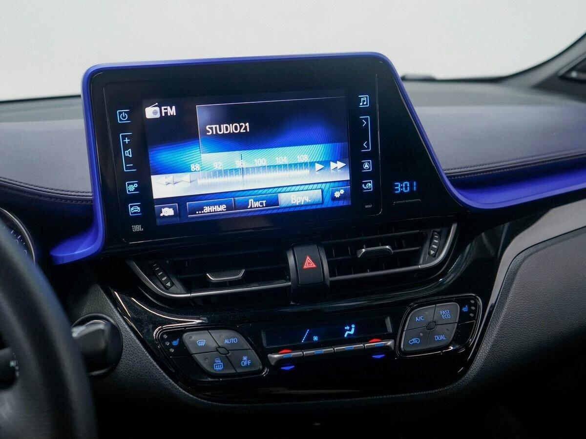 Toyota C-HR 2018, серый