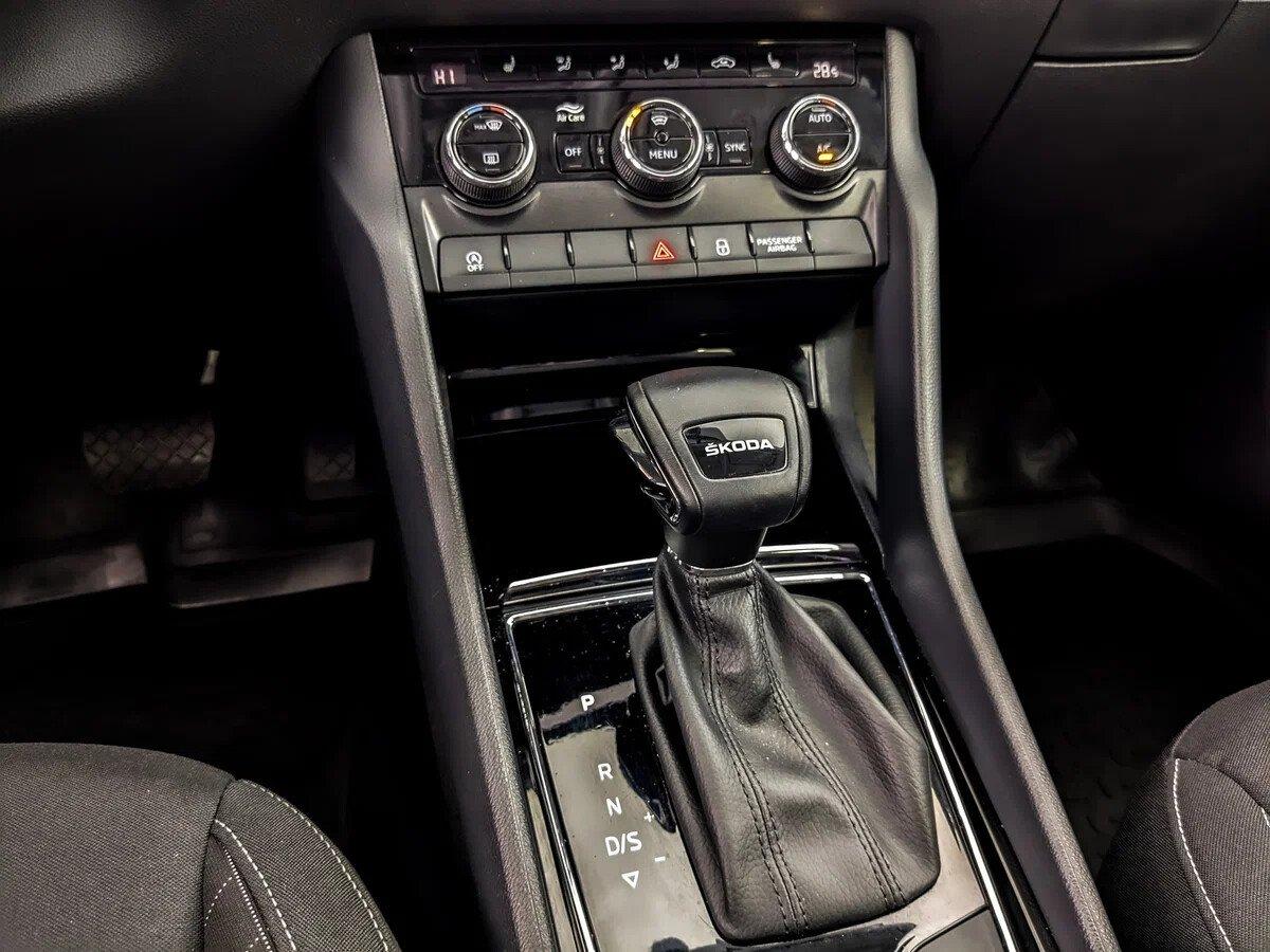 Skoda Karoq 2021, серый