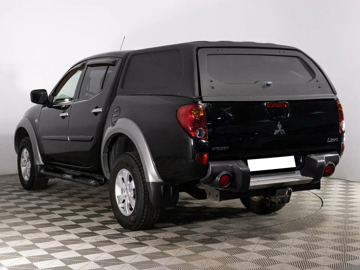 Mitsubishi L200 2013, черный