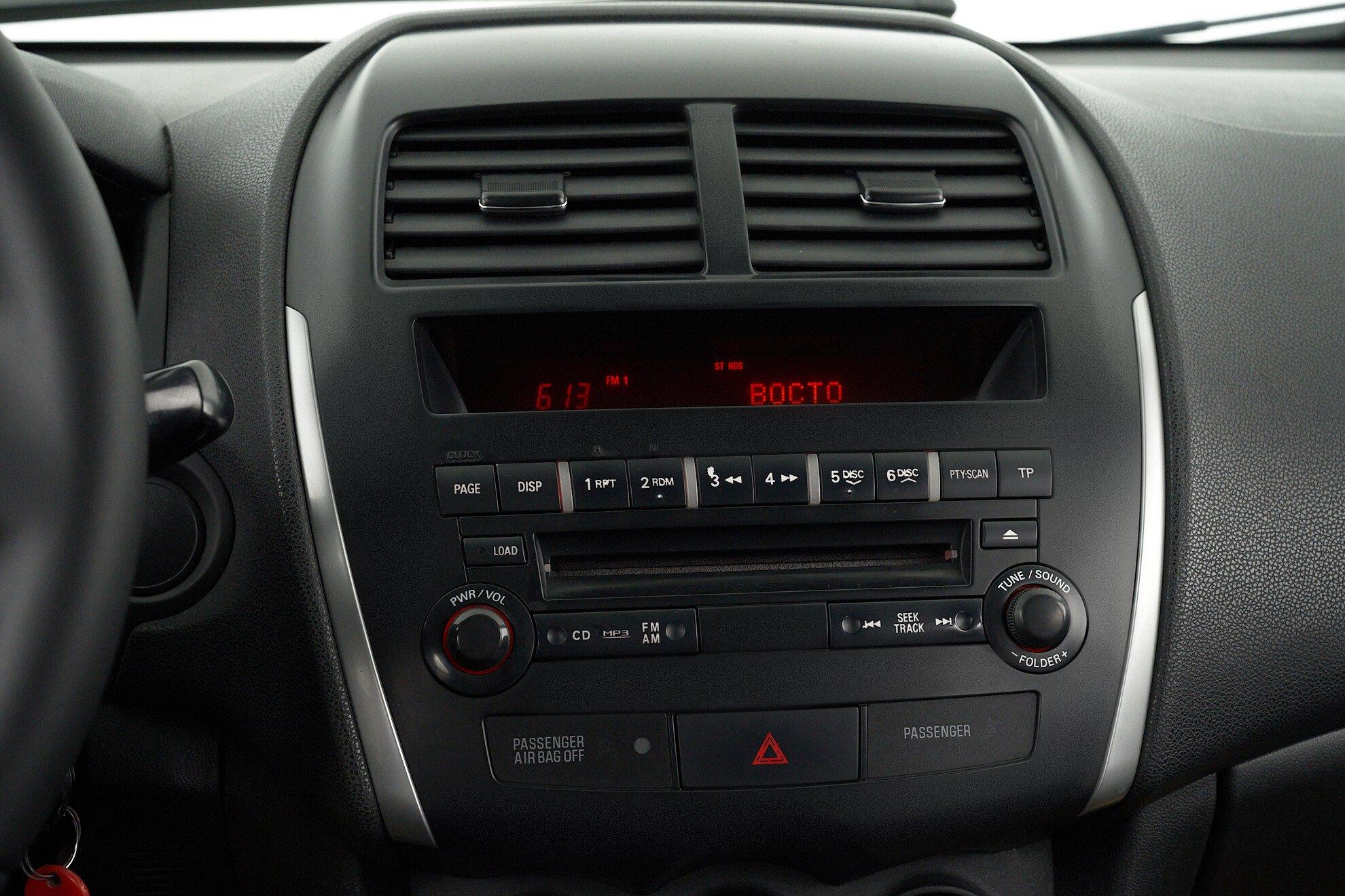 Mitsubishi ASX 2012, белый