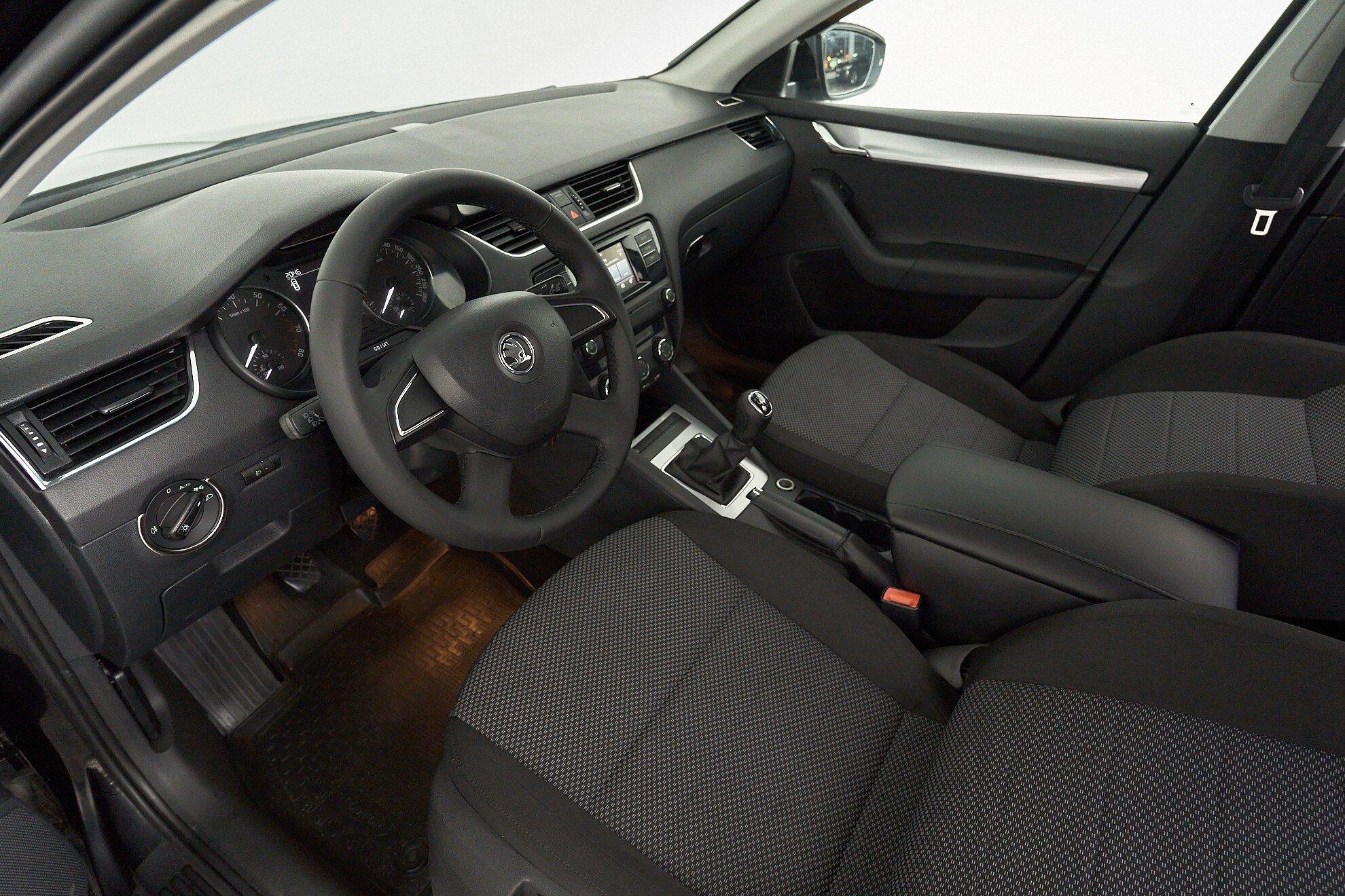 Skoda Octavia 2014, черный