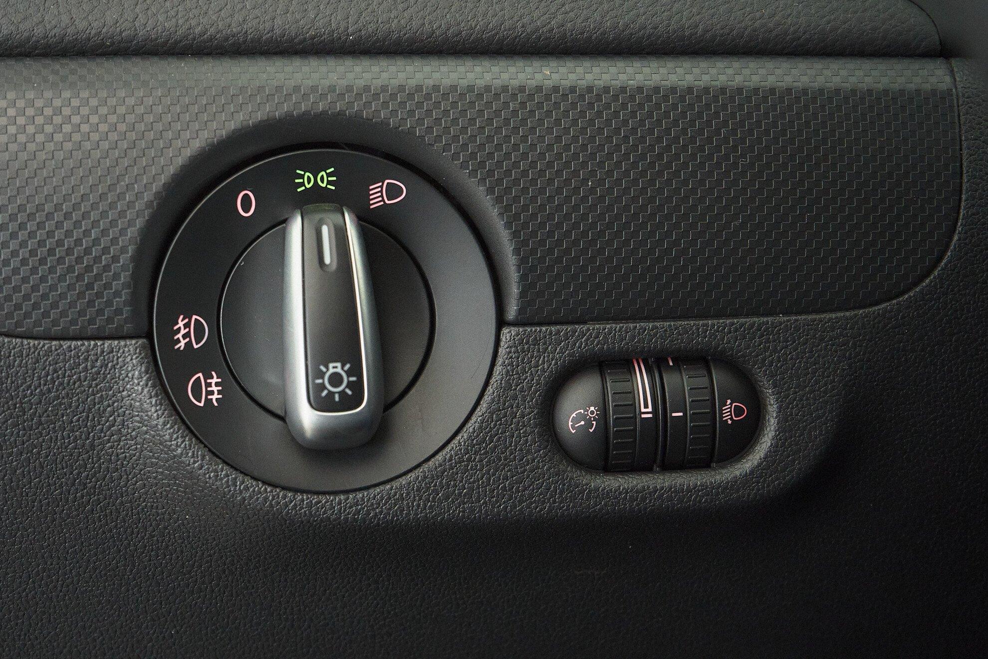 Volkswagen Jetta 2014, белый