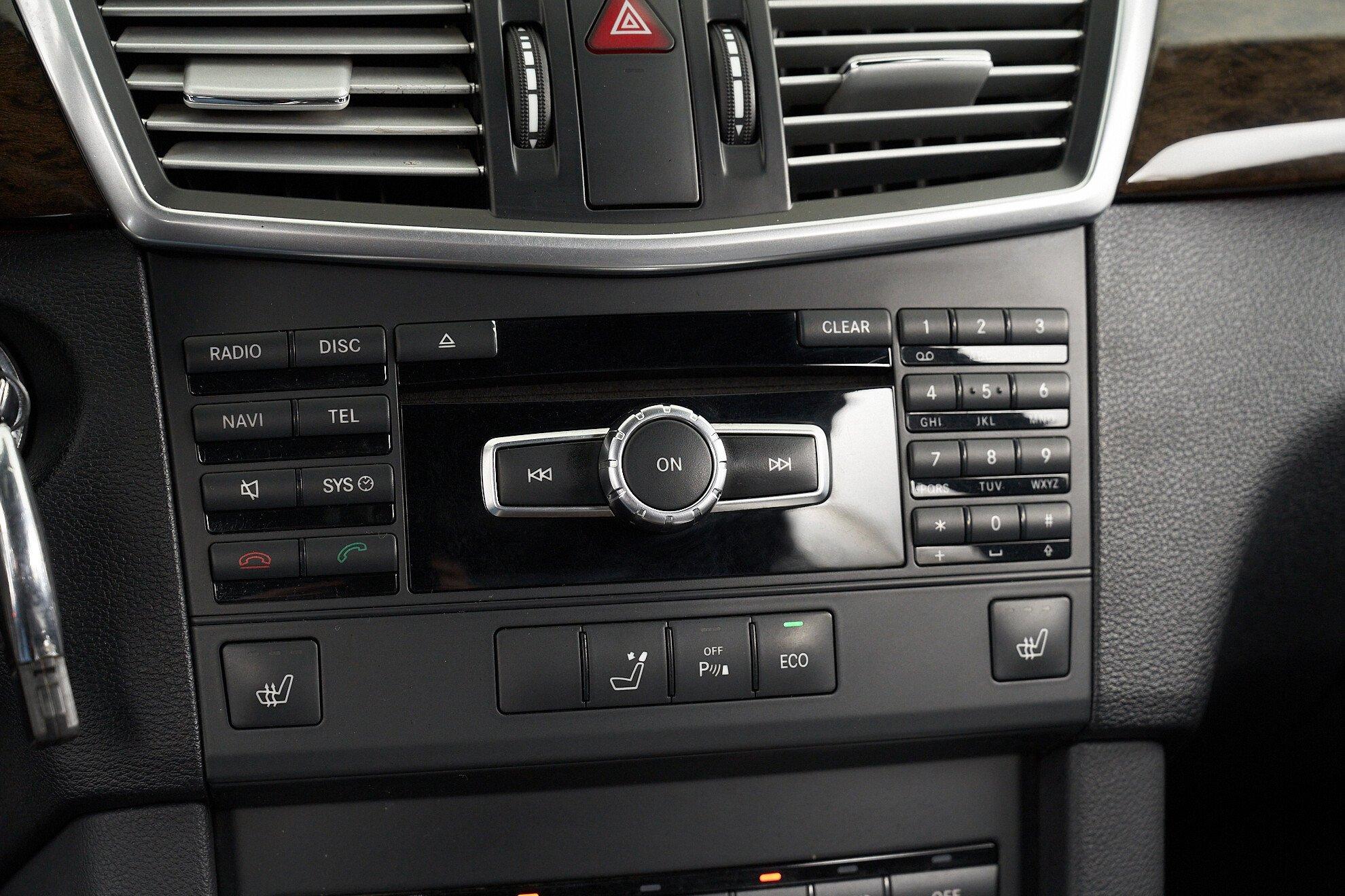 Mercedes-Benz E-Класс 2012, белый