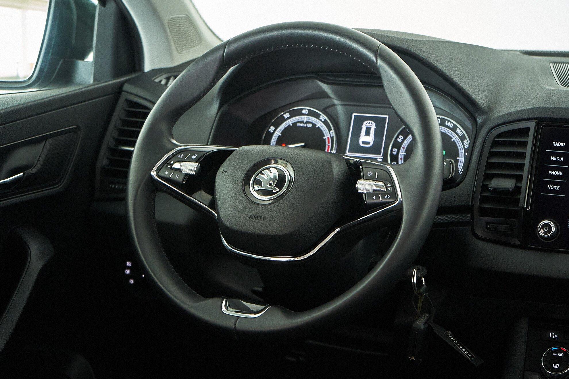 Skoda Karoq 2021, зеленый