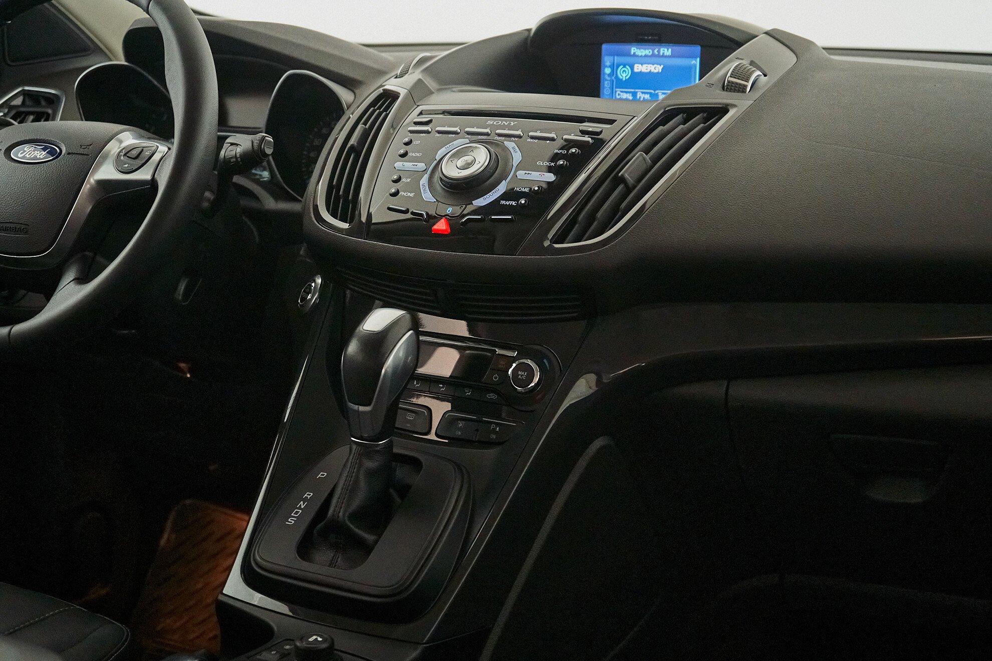 Ford Kuga 2013, коричневый