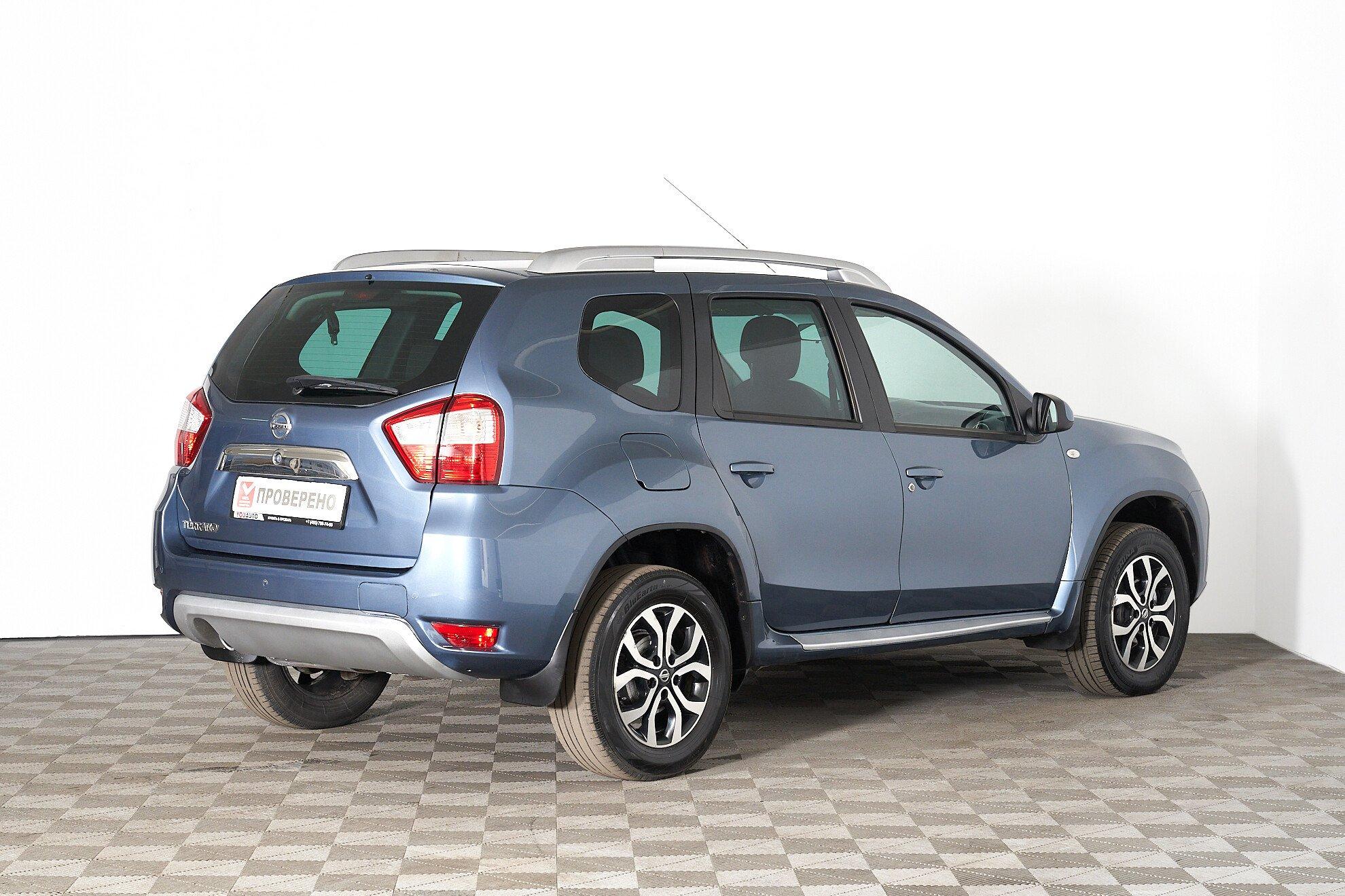 Nissan Terrano 2014, синий