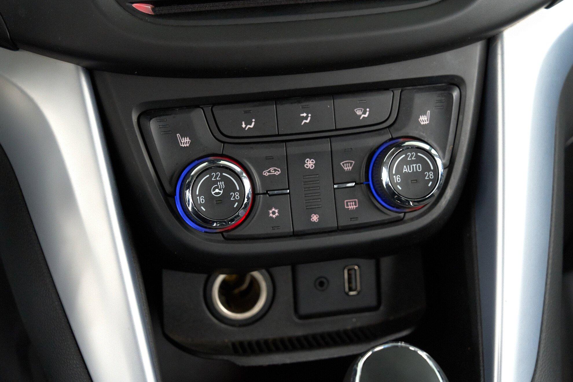 Opel Zafira 2014, зеленый