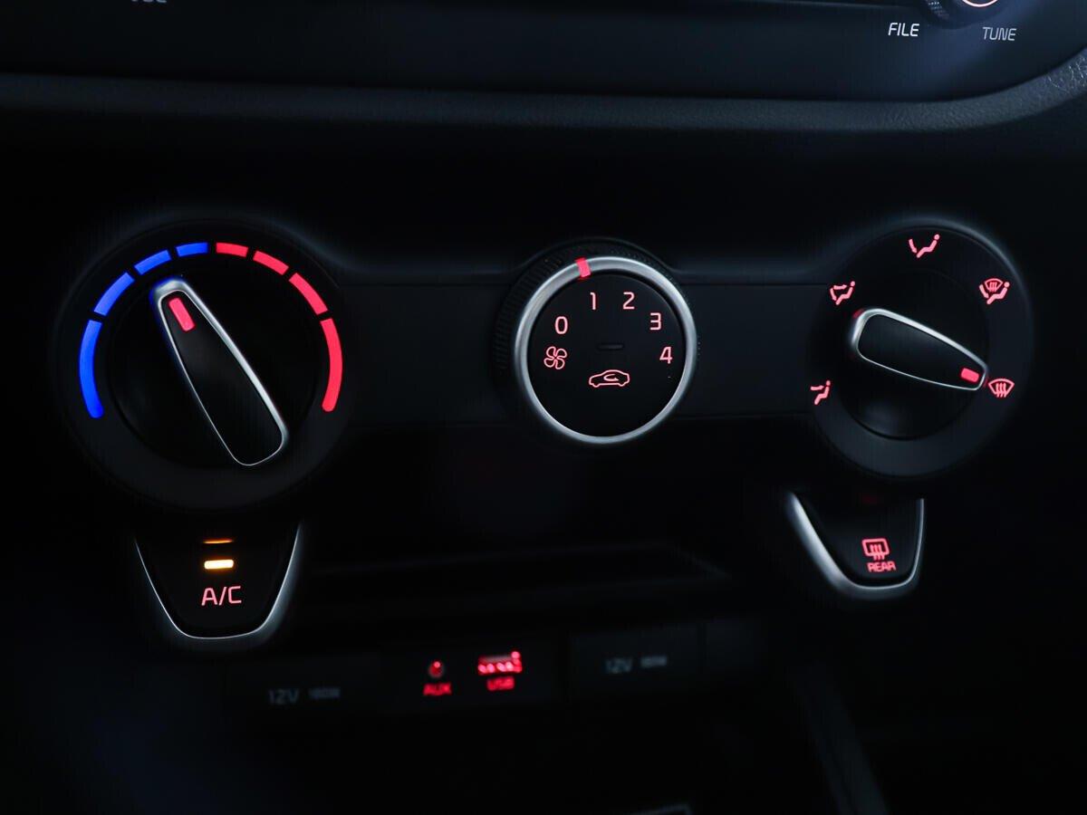 Kia Rio X-Line 2020, черный