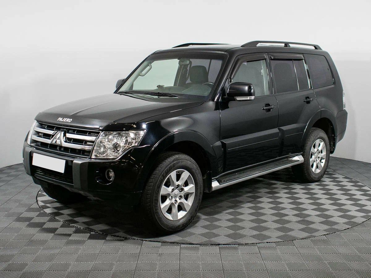 Mitsubishi Pajero 2011, черный