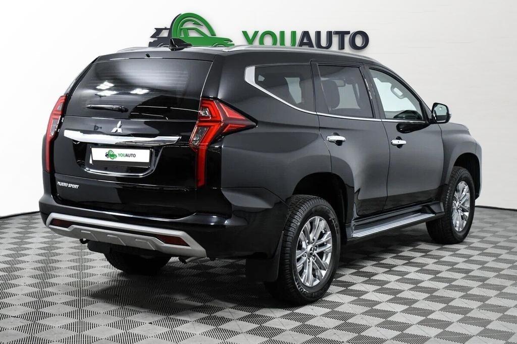 Mitsubishi Pajero Sport 2022, черный