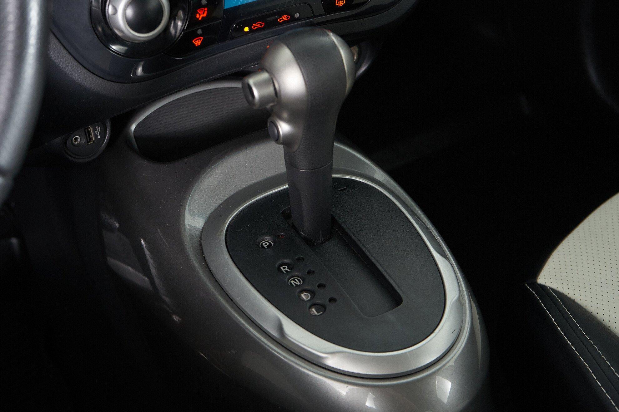 Nissan Juke 2014, белый