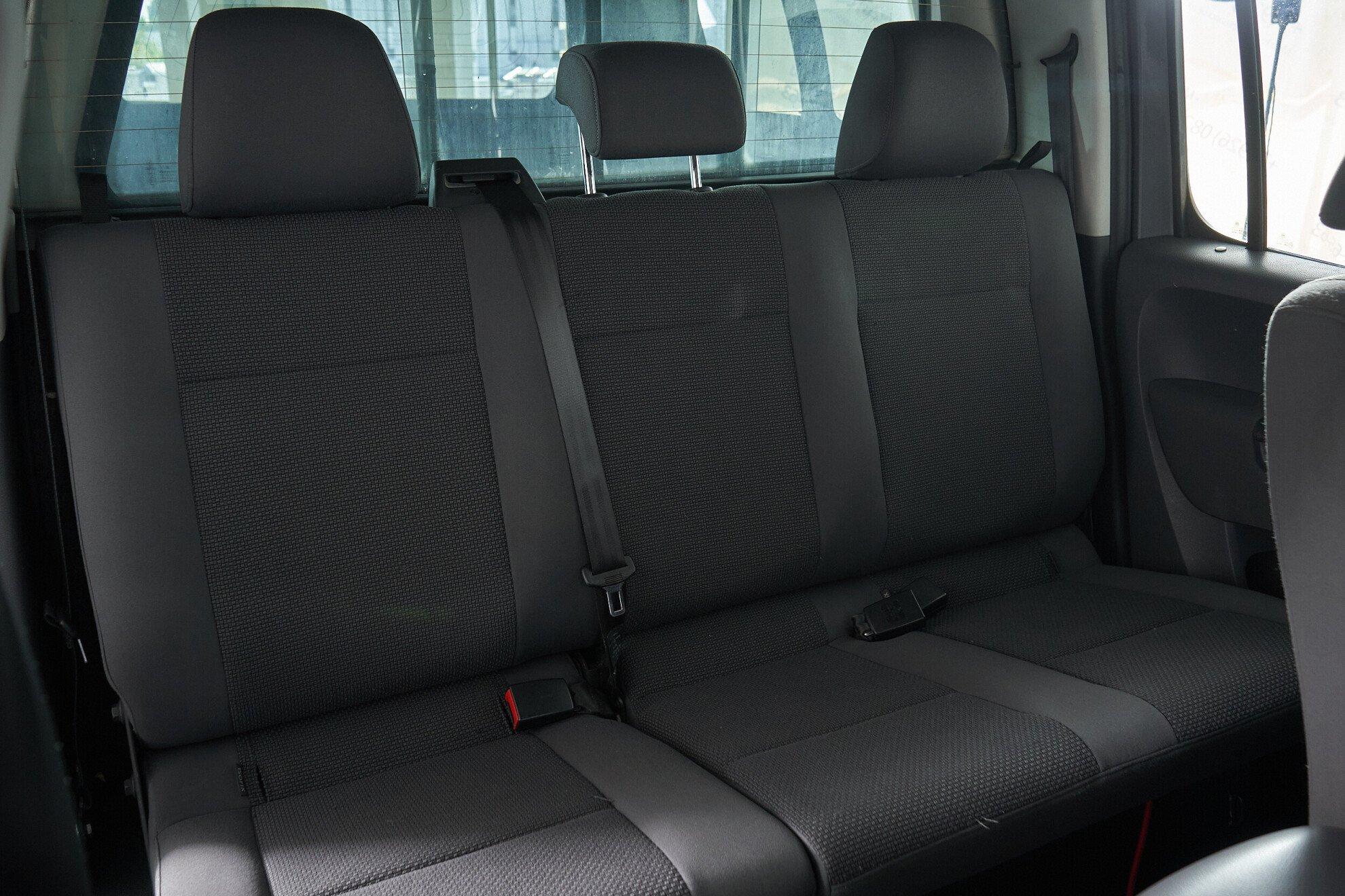 Volkswagen Amarok 2012, серый