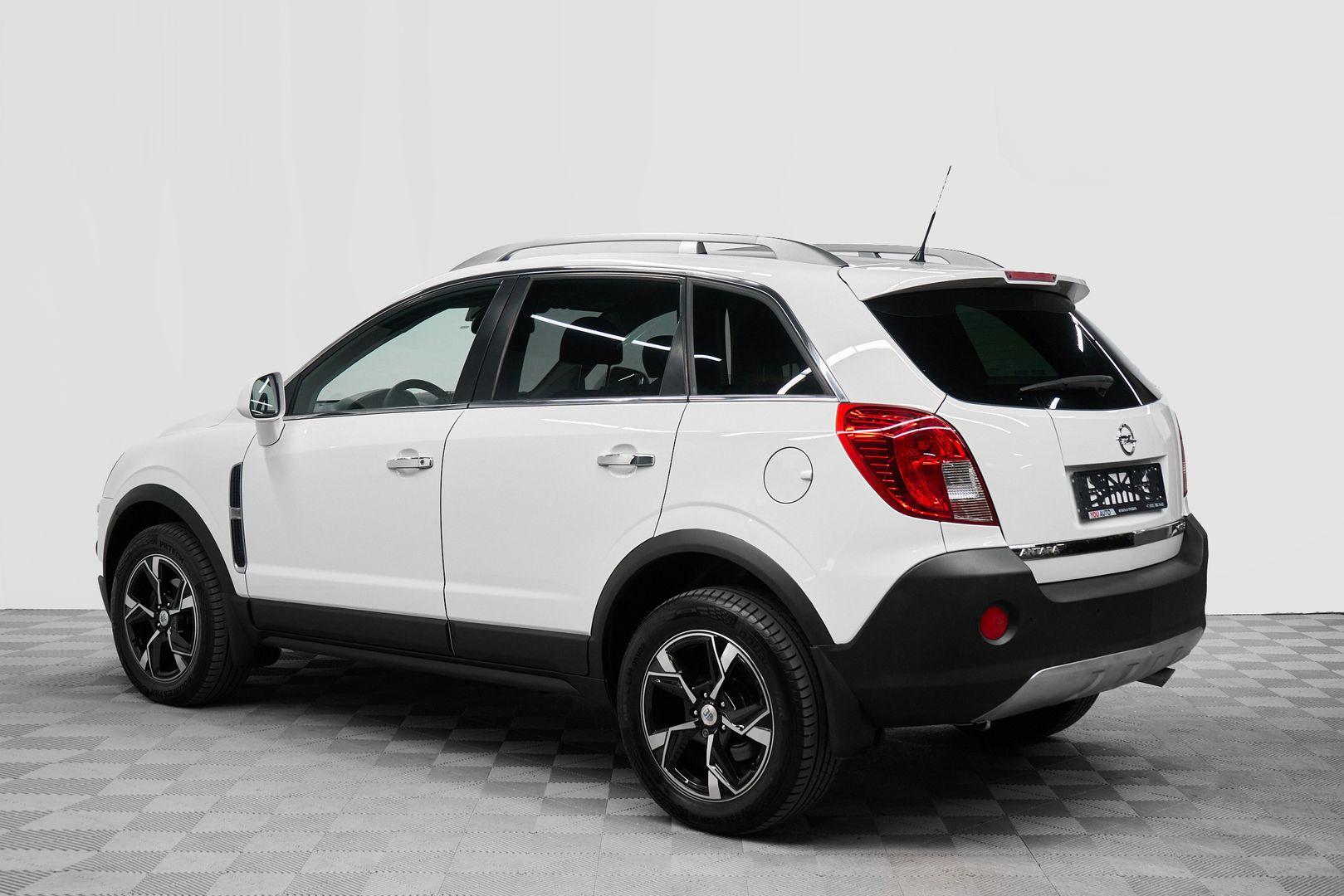 Opel Antara 2014, белый
