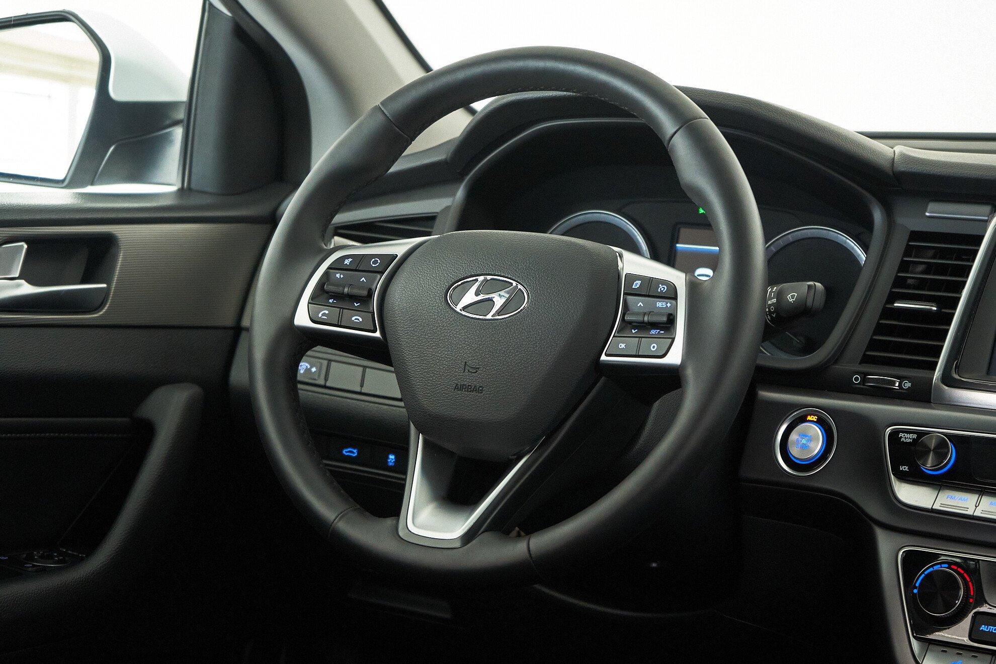 Hyundai Sonata 2018, белый