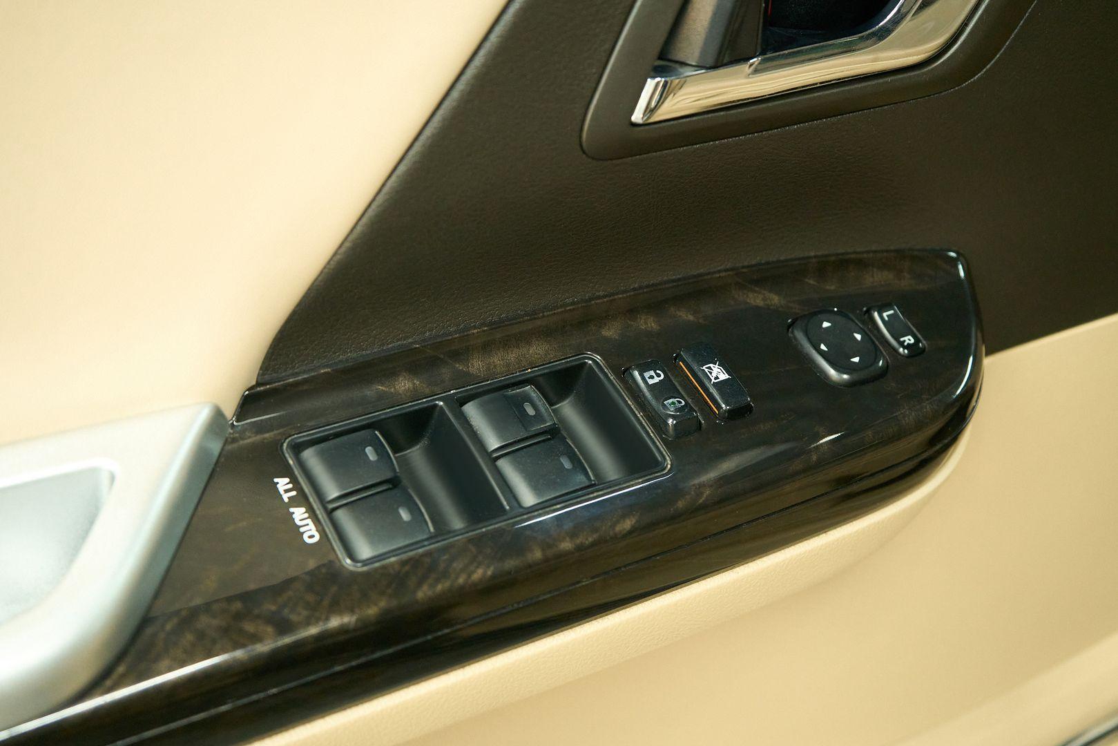 Toyota Alphard 2012, черный