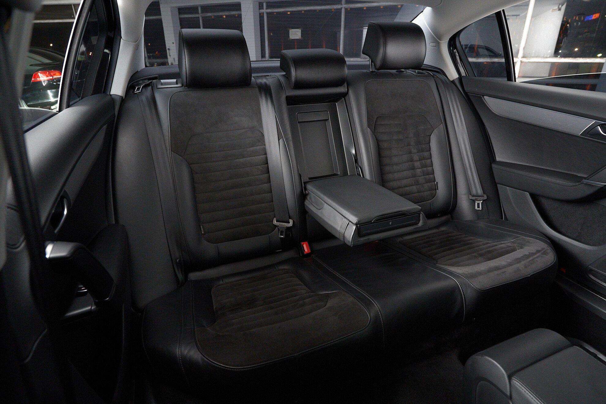Volkswagen Passat 2011, черный
