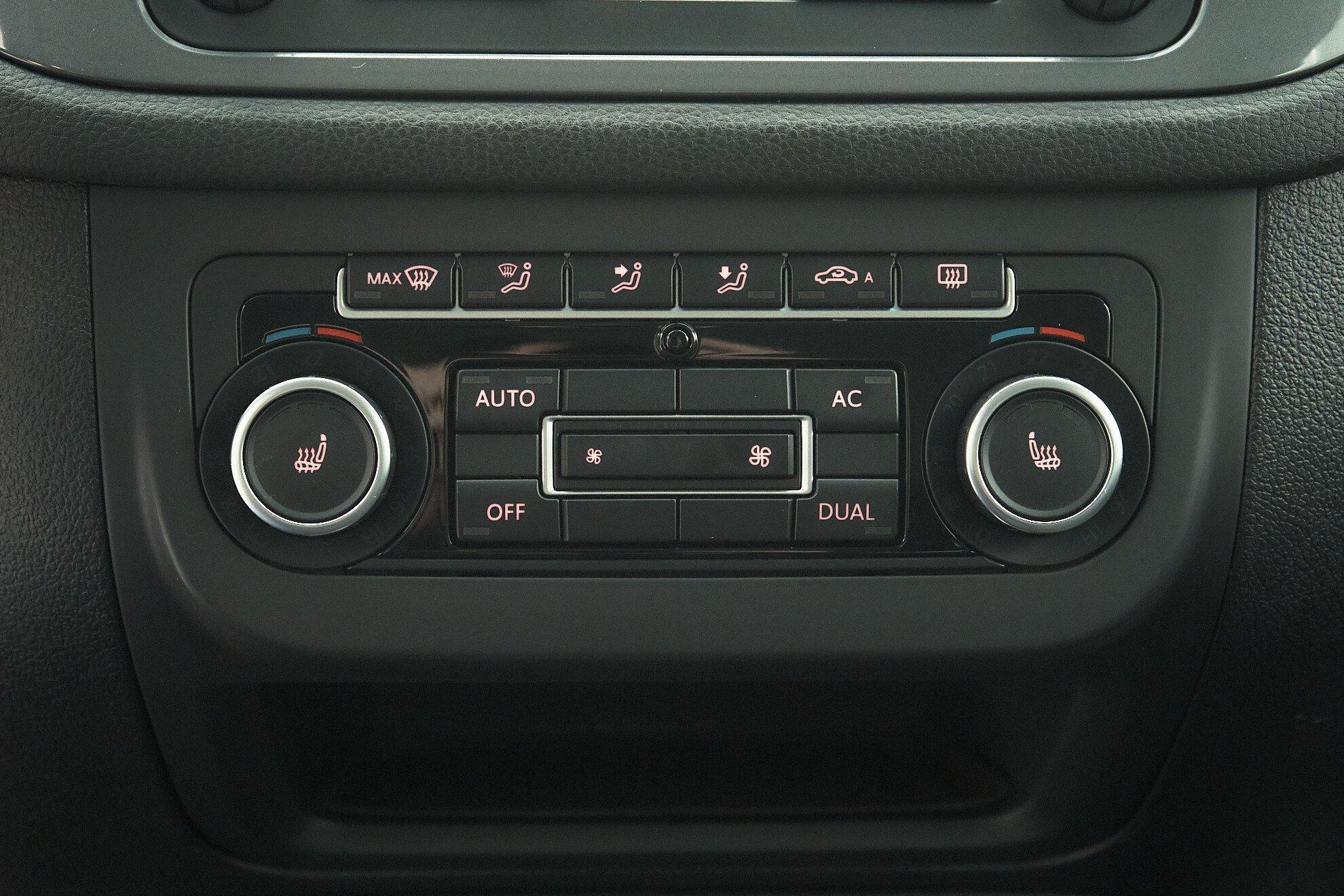 Volkswagen Tiguan 2014, серебряный