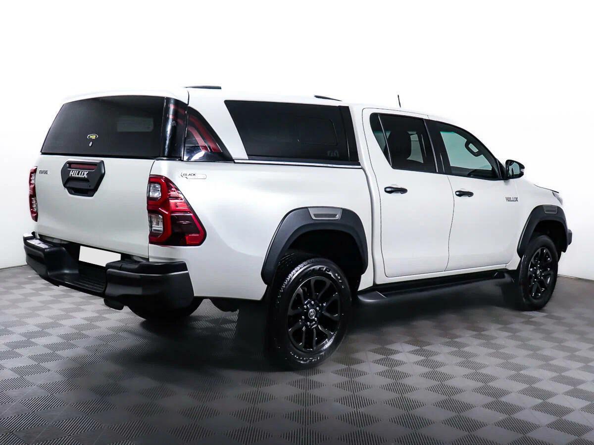 Toyota Hilux 2020, белый