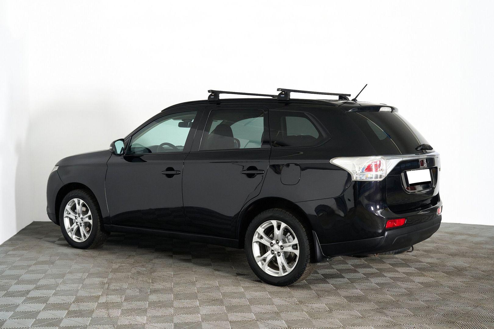 Mitsubishi Outlander 2014, черный