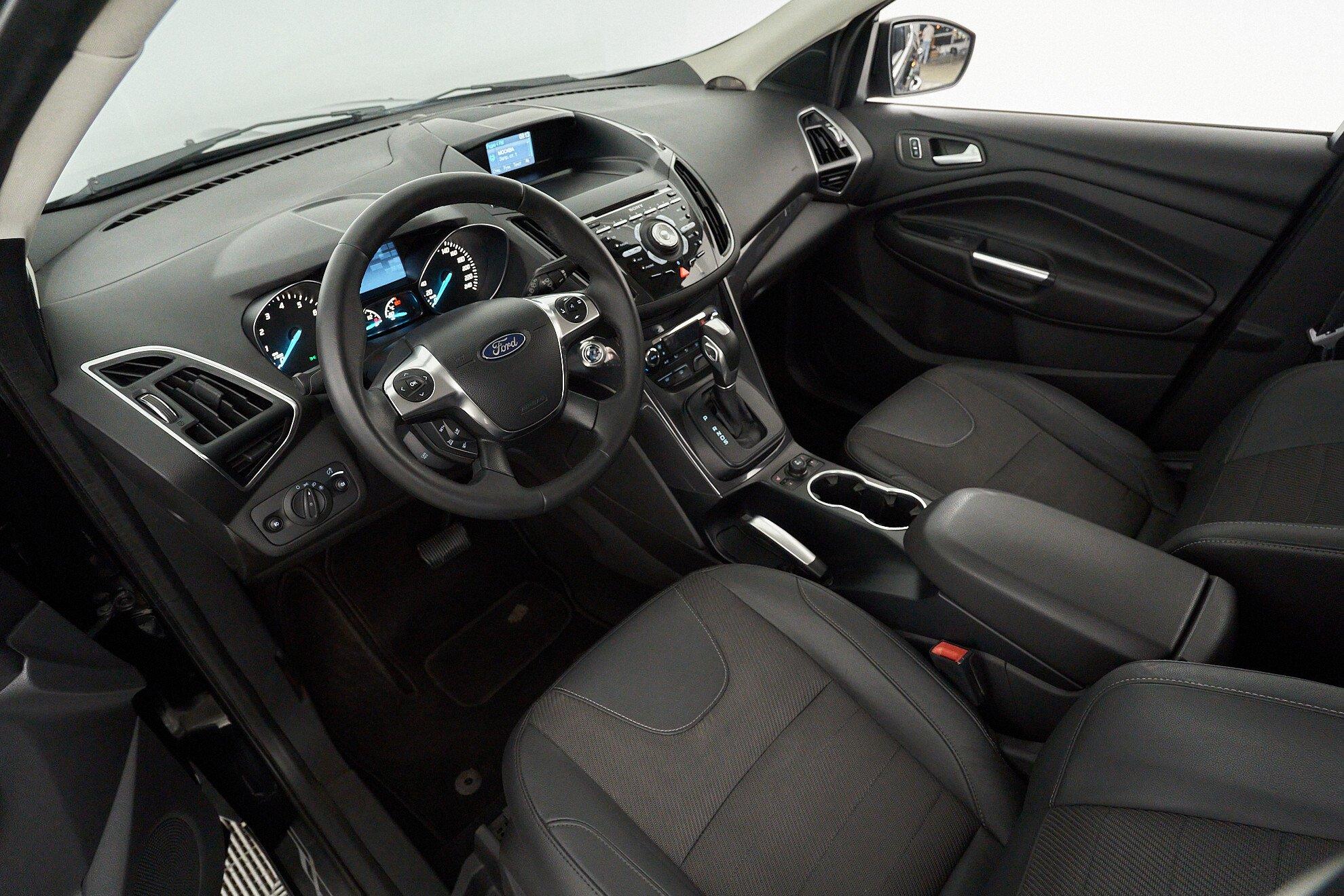 Ford Kuga 2015, черный