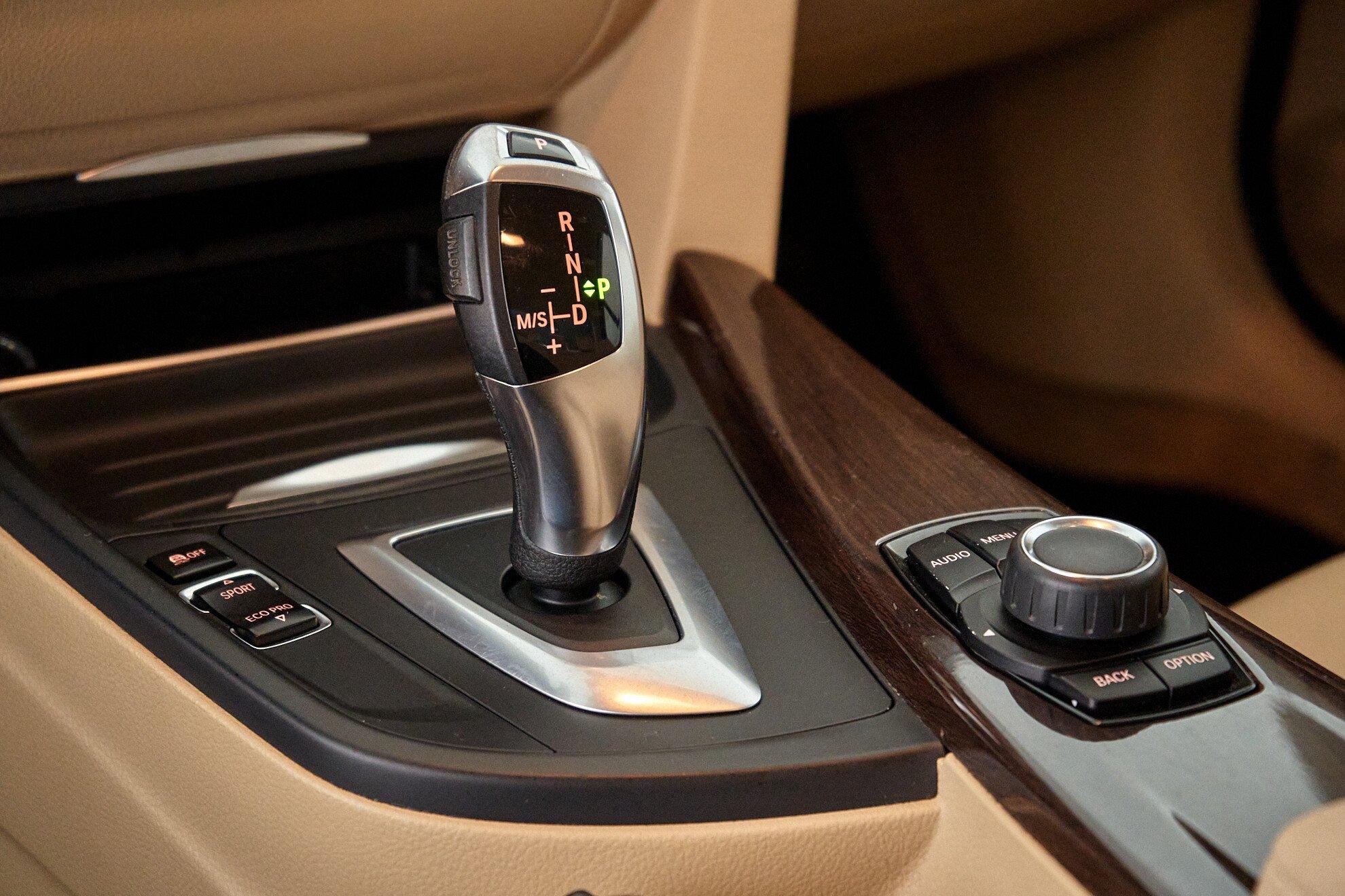 BMW 3 серии 2012, черный