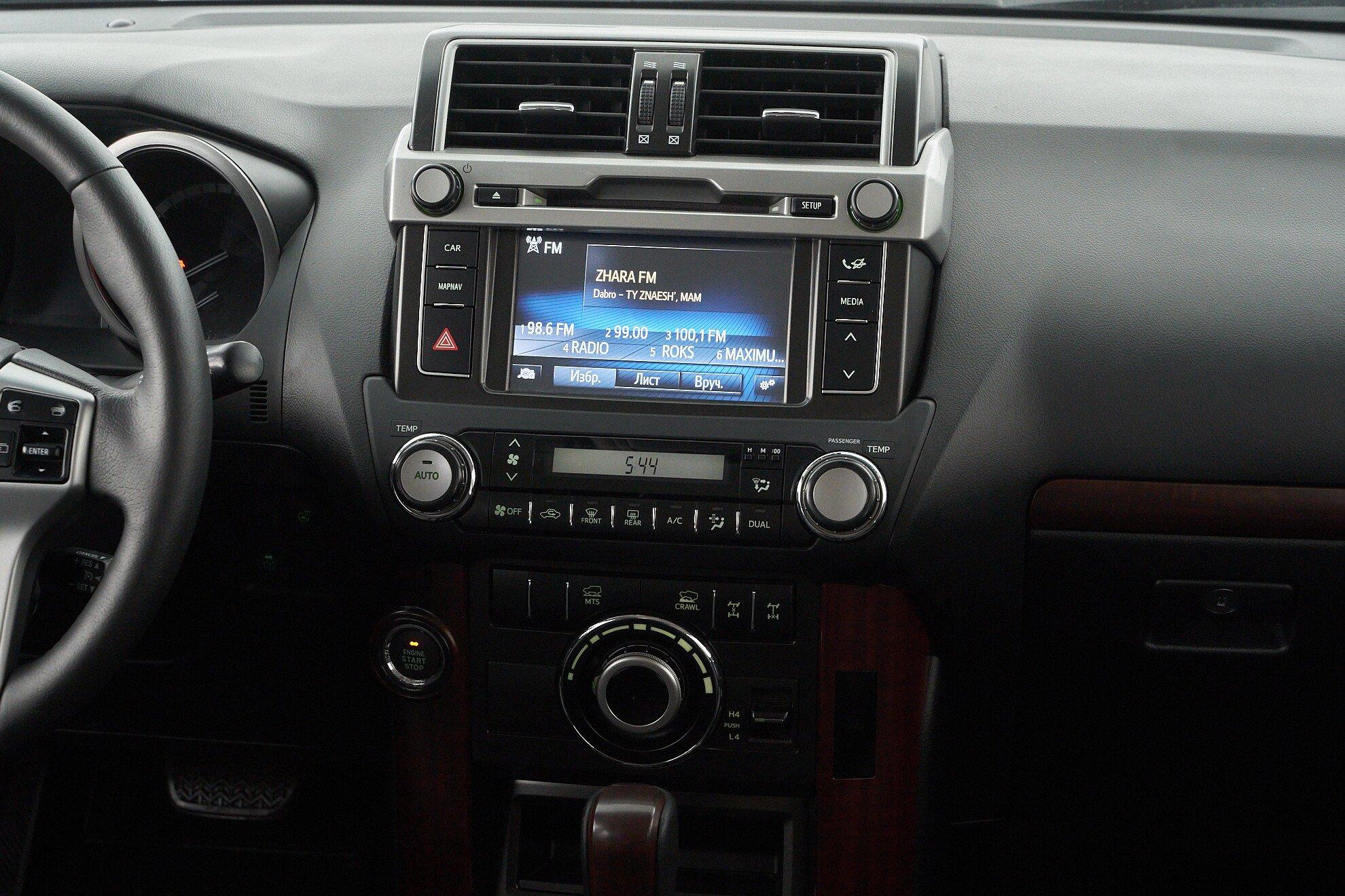 Toyota Land Cruiser Prado 2015, черный