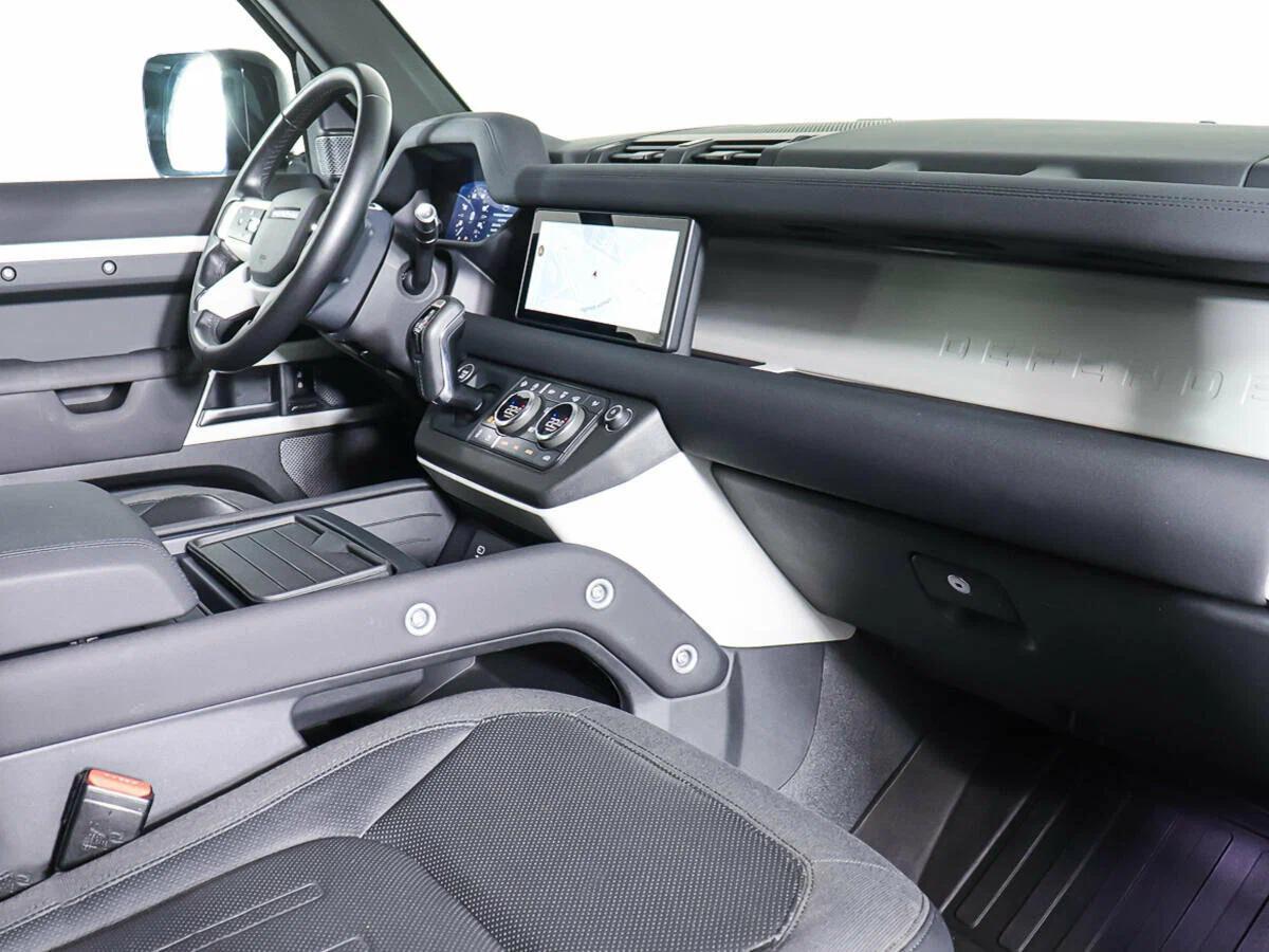 Land Rover Defender 2019, белый
