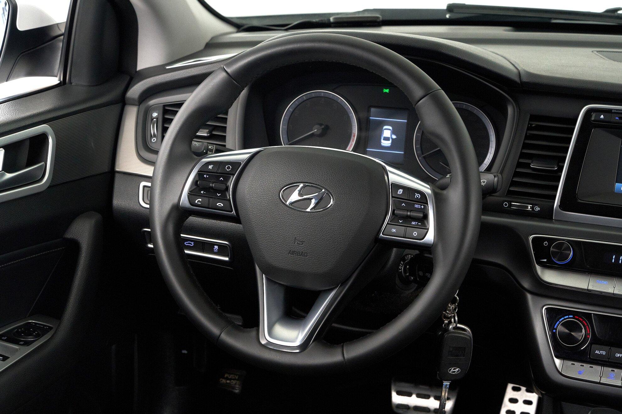 Hyundai Sonata 2018, белый