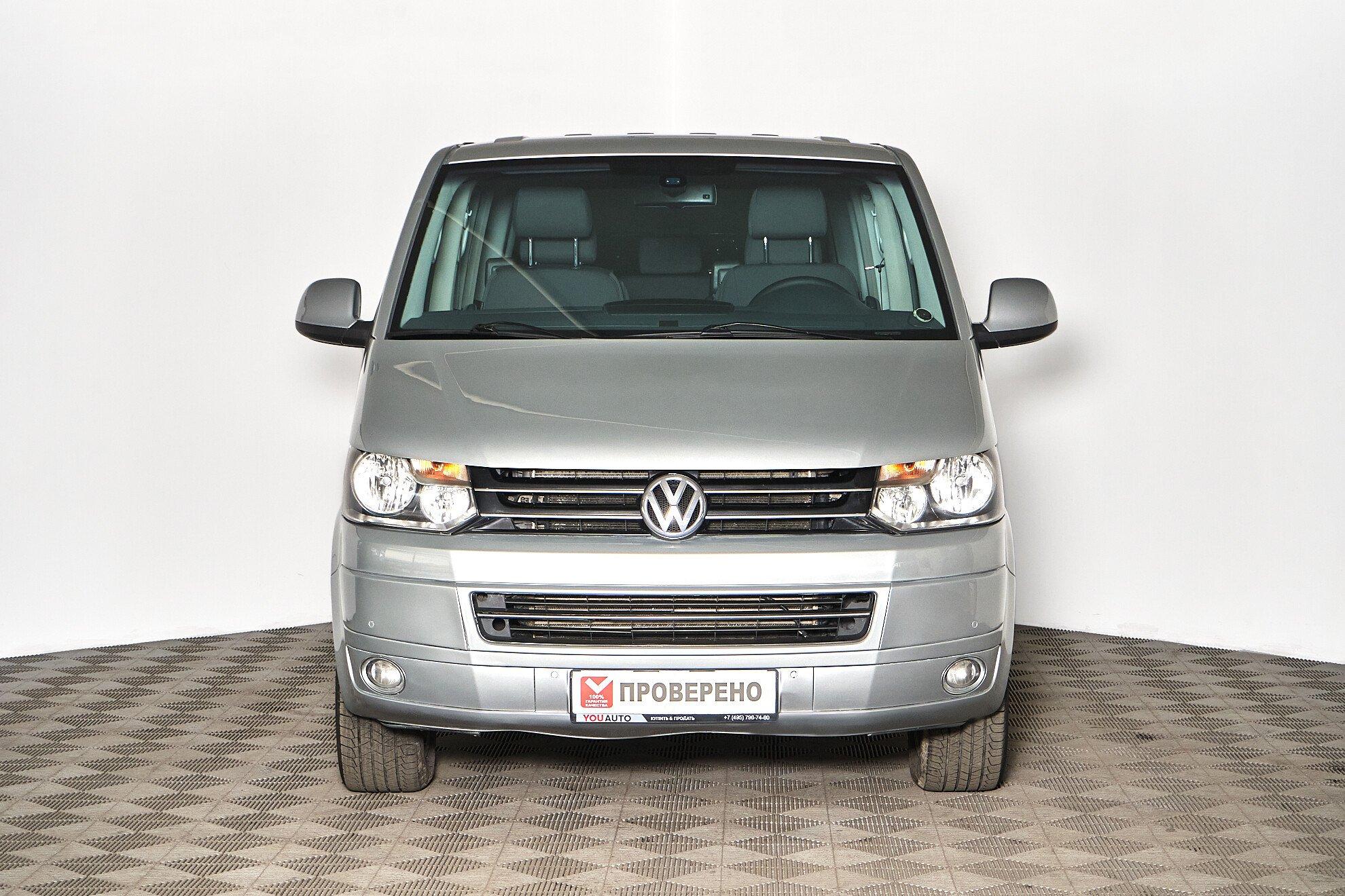 Volkswagen Multivan 2010, серебряный