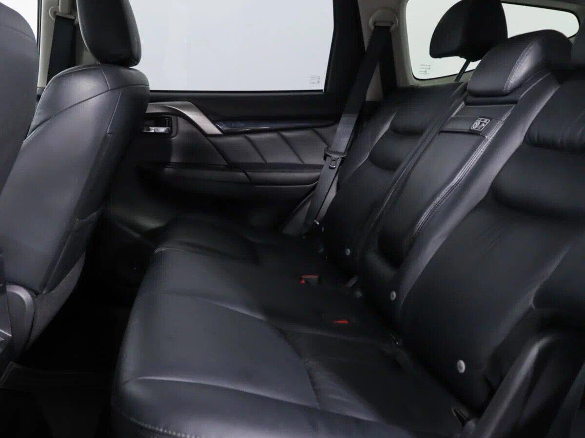 Mitsubishi Pajero Sport 2020, серый