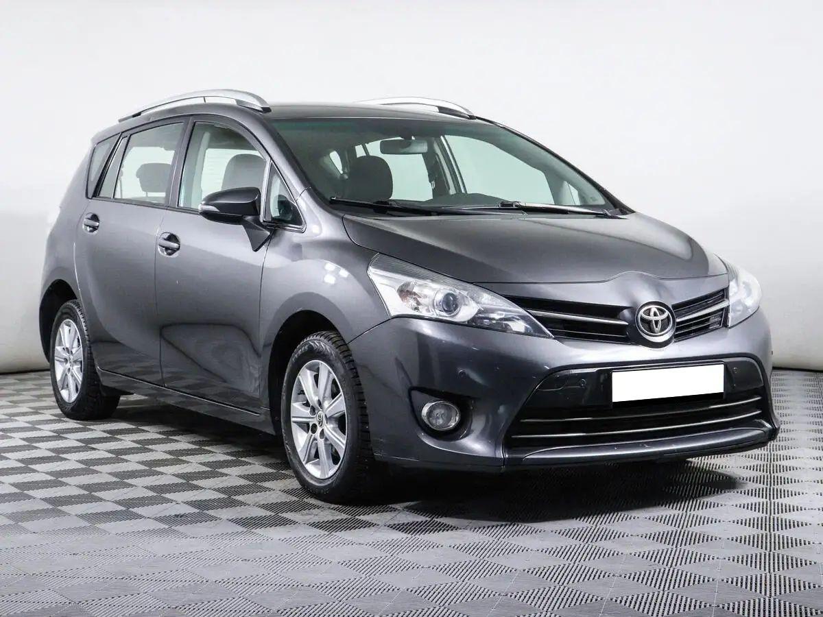 Toyota Verso 2013, серый