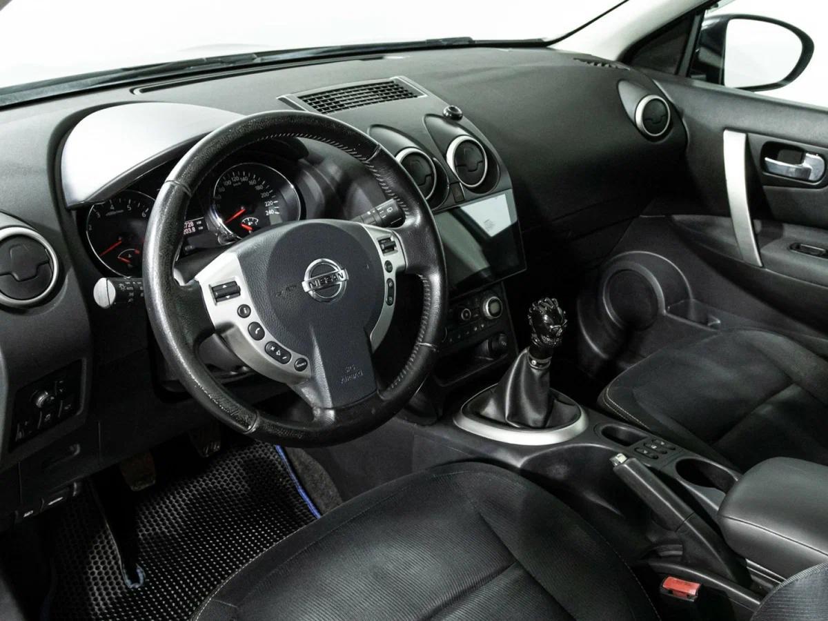 Nissan Qashqai 2013, фиолетовый