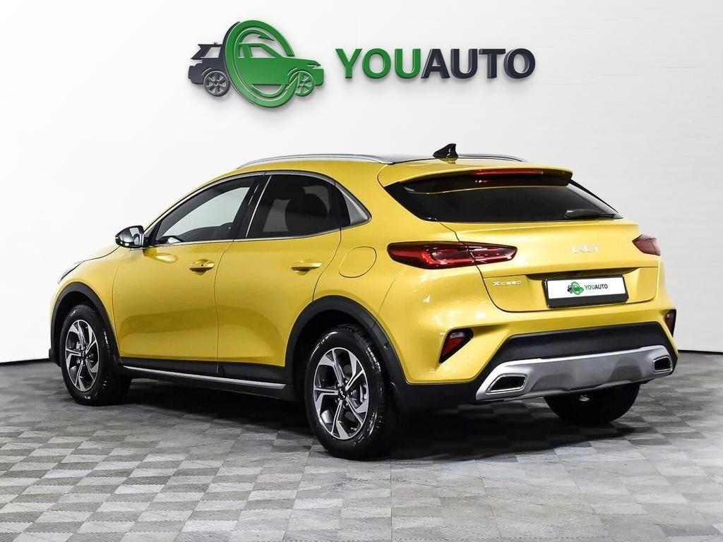 Kia XCeed 2021, желтый