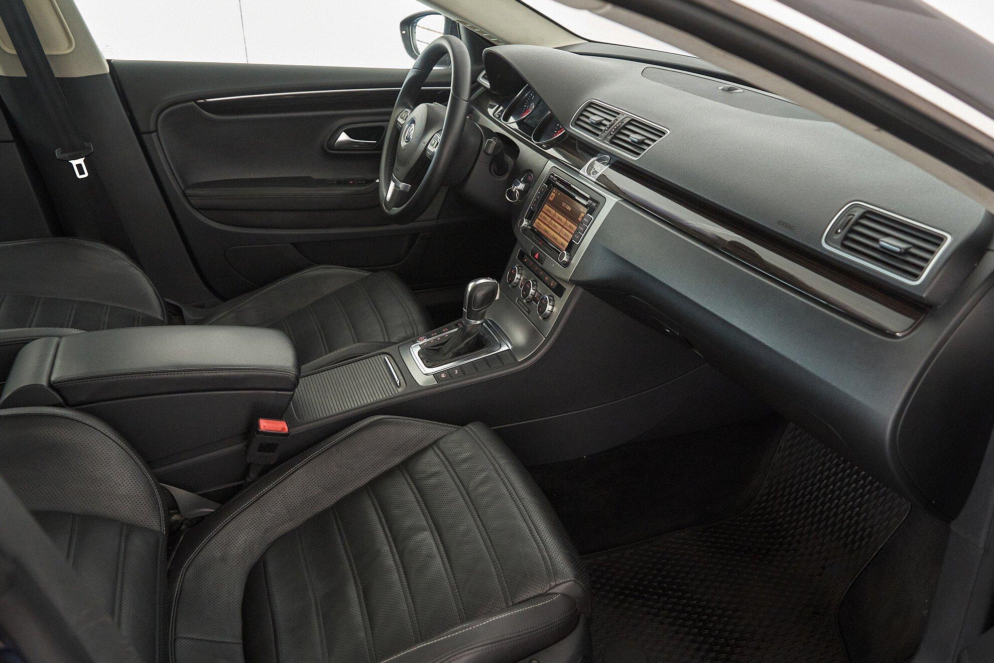 Volkswagen Passat CC 2012, черный