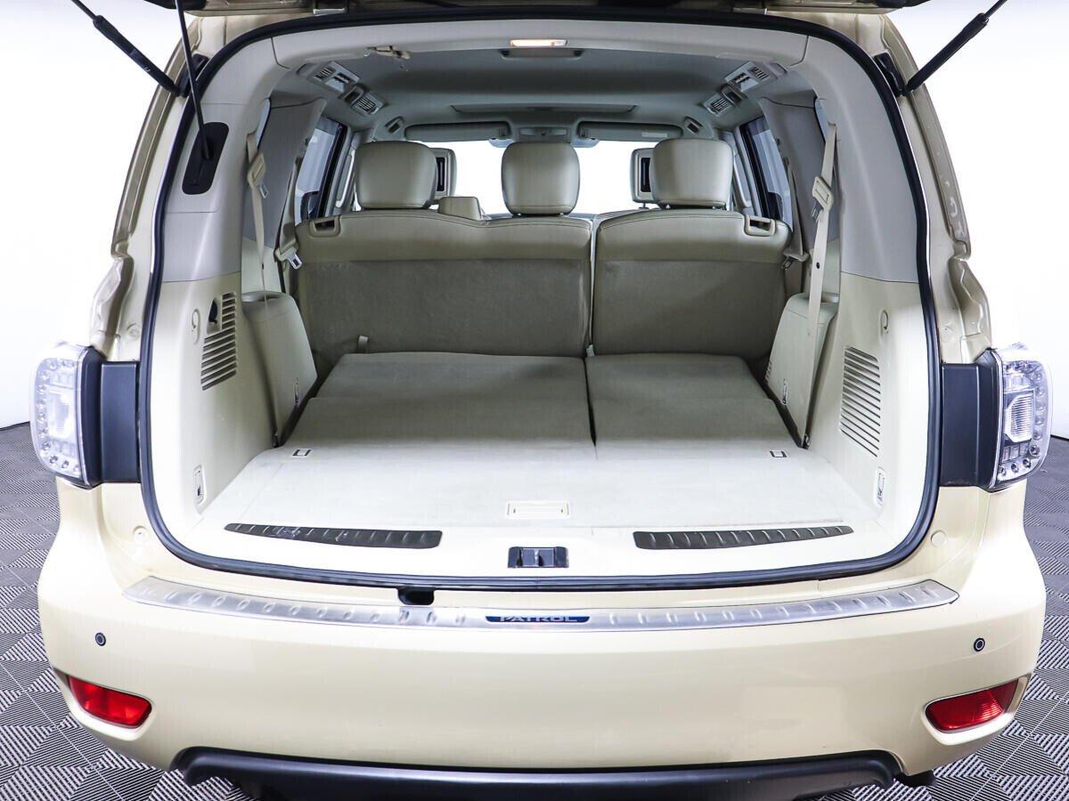 Nissan Patrol 2013, бежевый