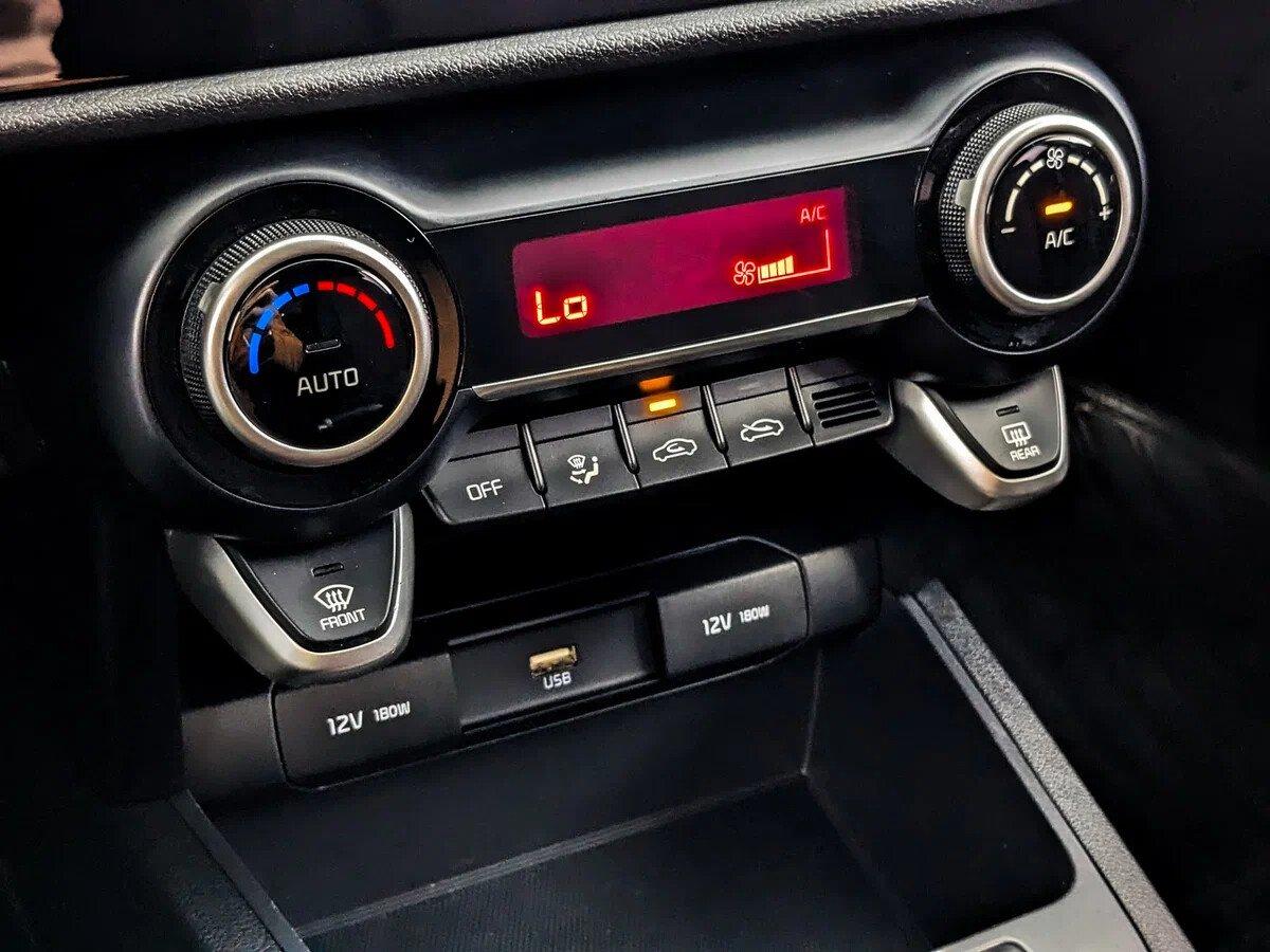 Kia Rio 2022, черный