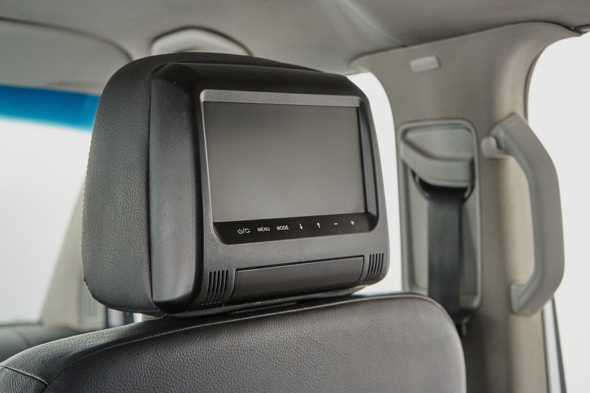 Volkswagen Multivan 2010, серебряный