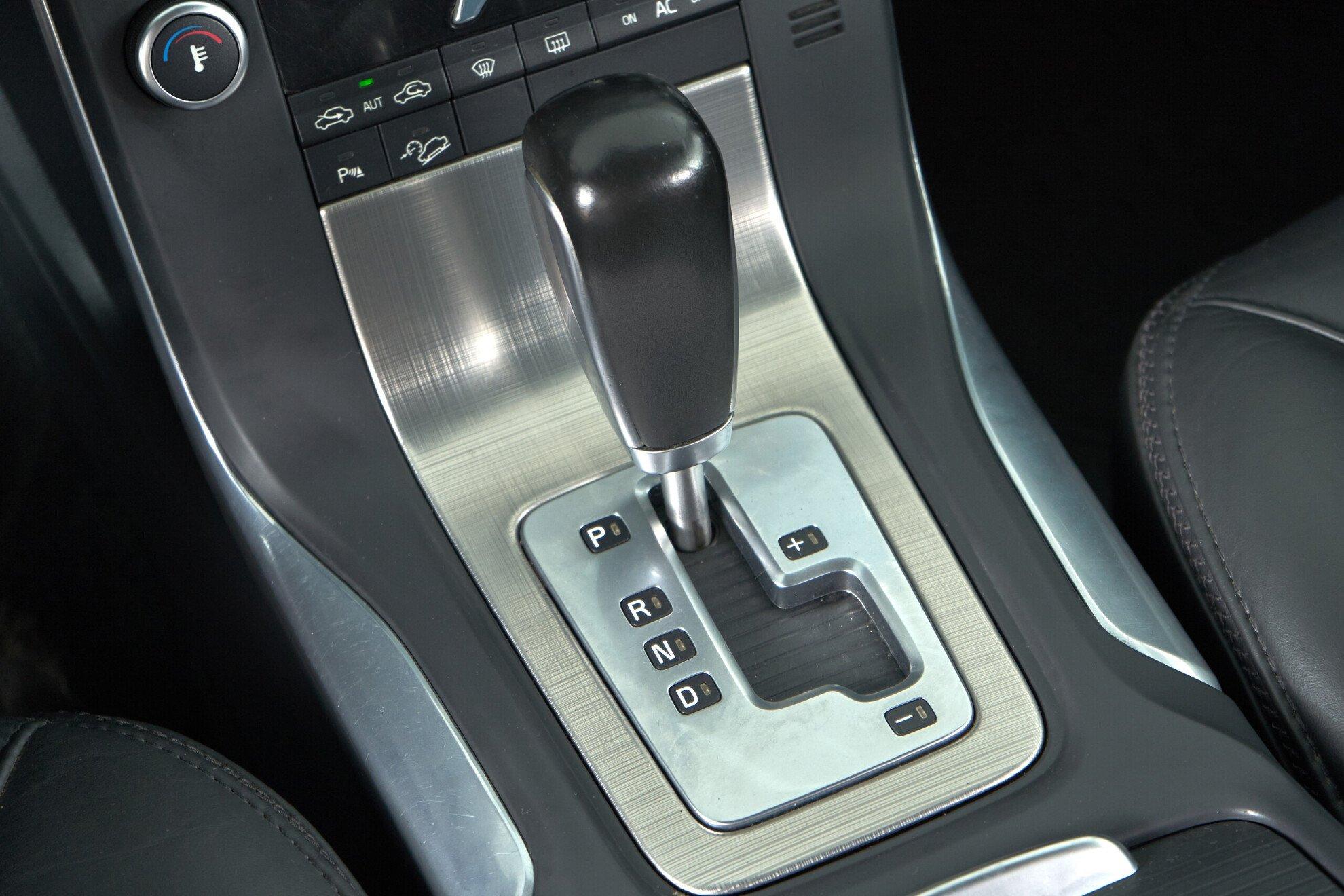Volvo XC70 2011, черный