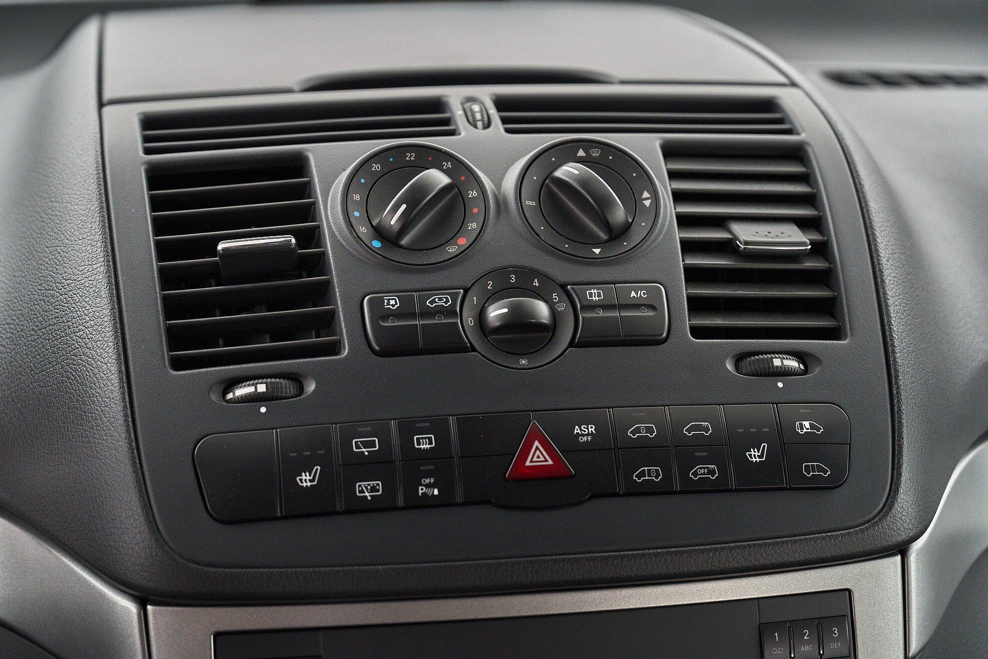 Mercedes-Benz Viano 2012, коричневый