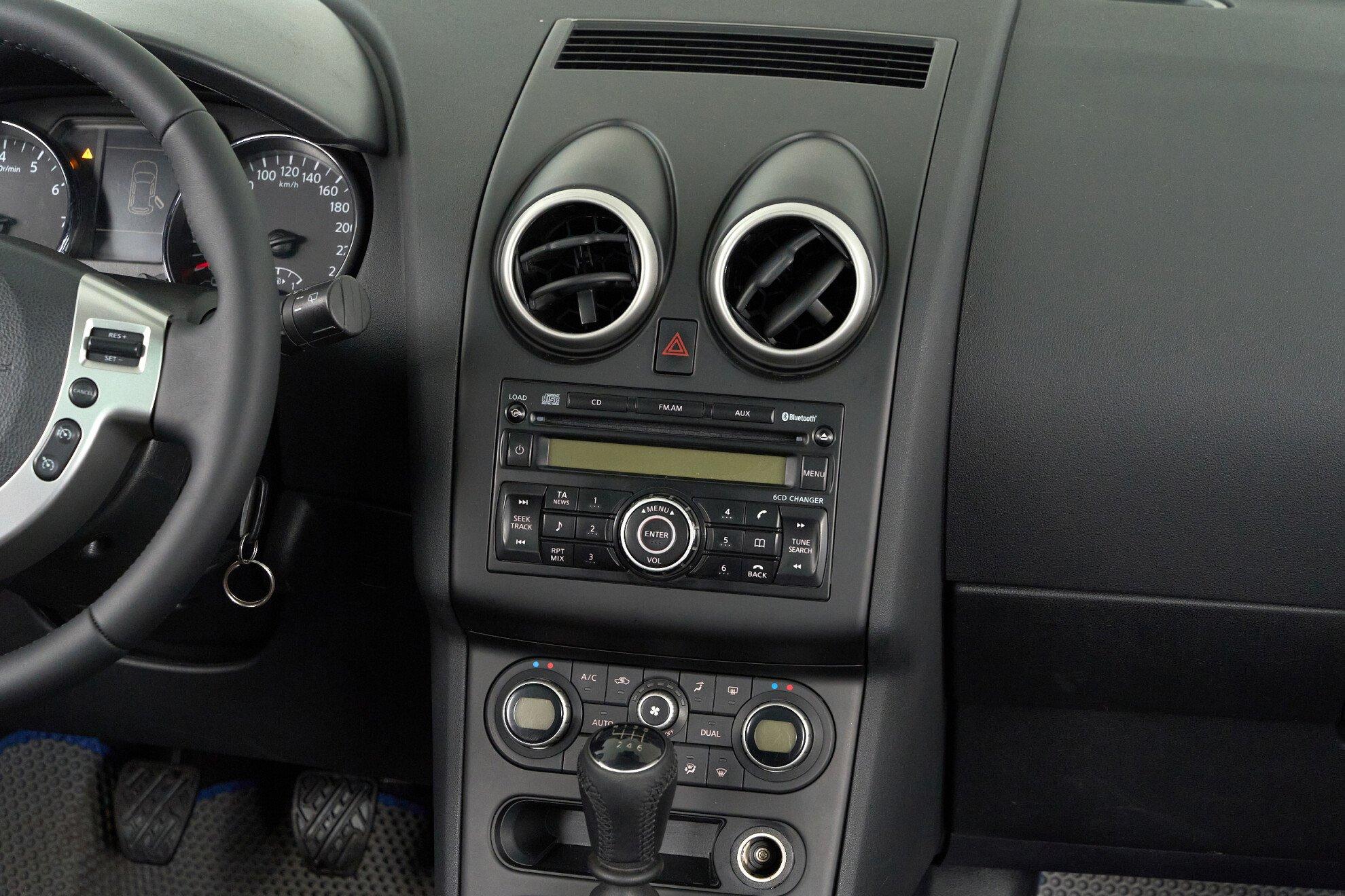 Nissan Qashqai+2 2010, черный
