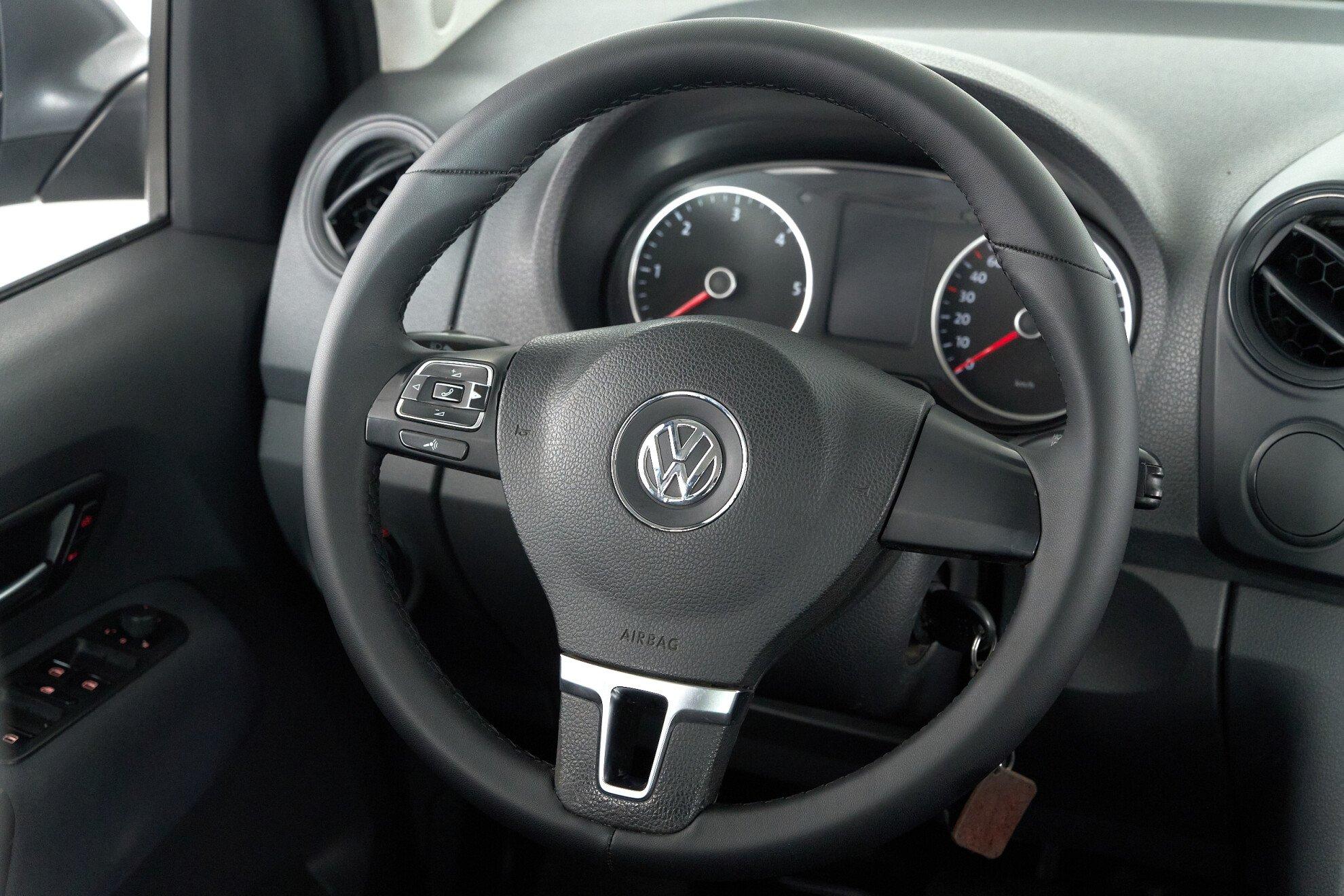 Volkswagen Amarok 2012, серый