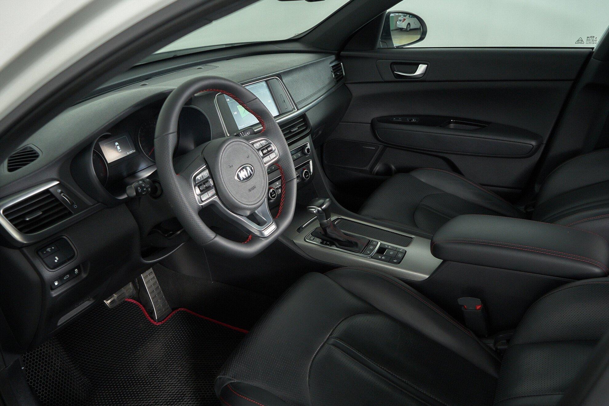 Kia Optima 2016, белый
